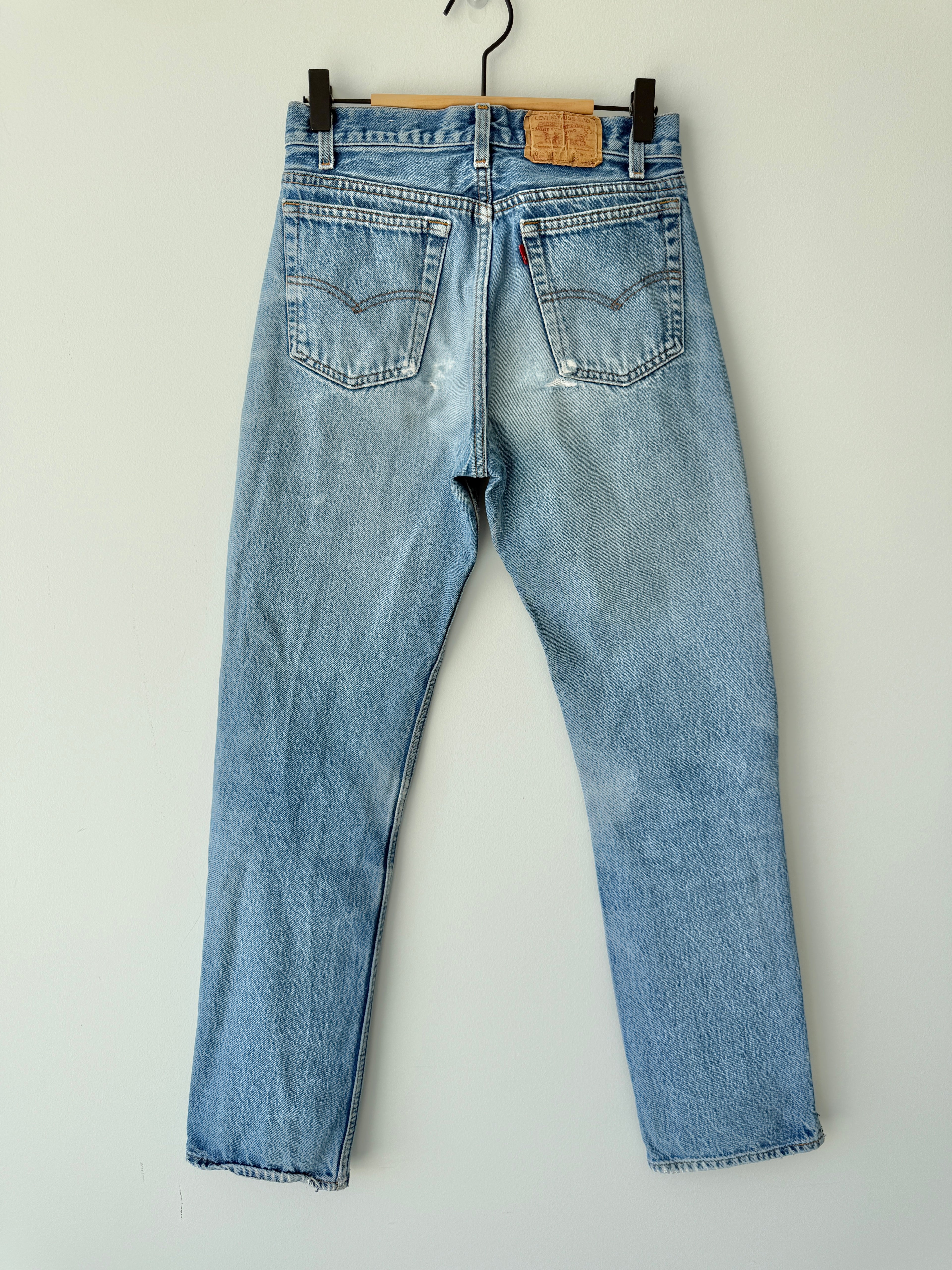 Distressed W26 L30 vintage Levis 701 0117 25/26” measured waist dark faded 80s 701 0117