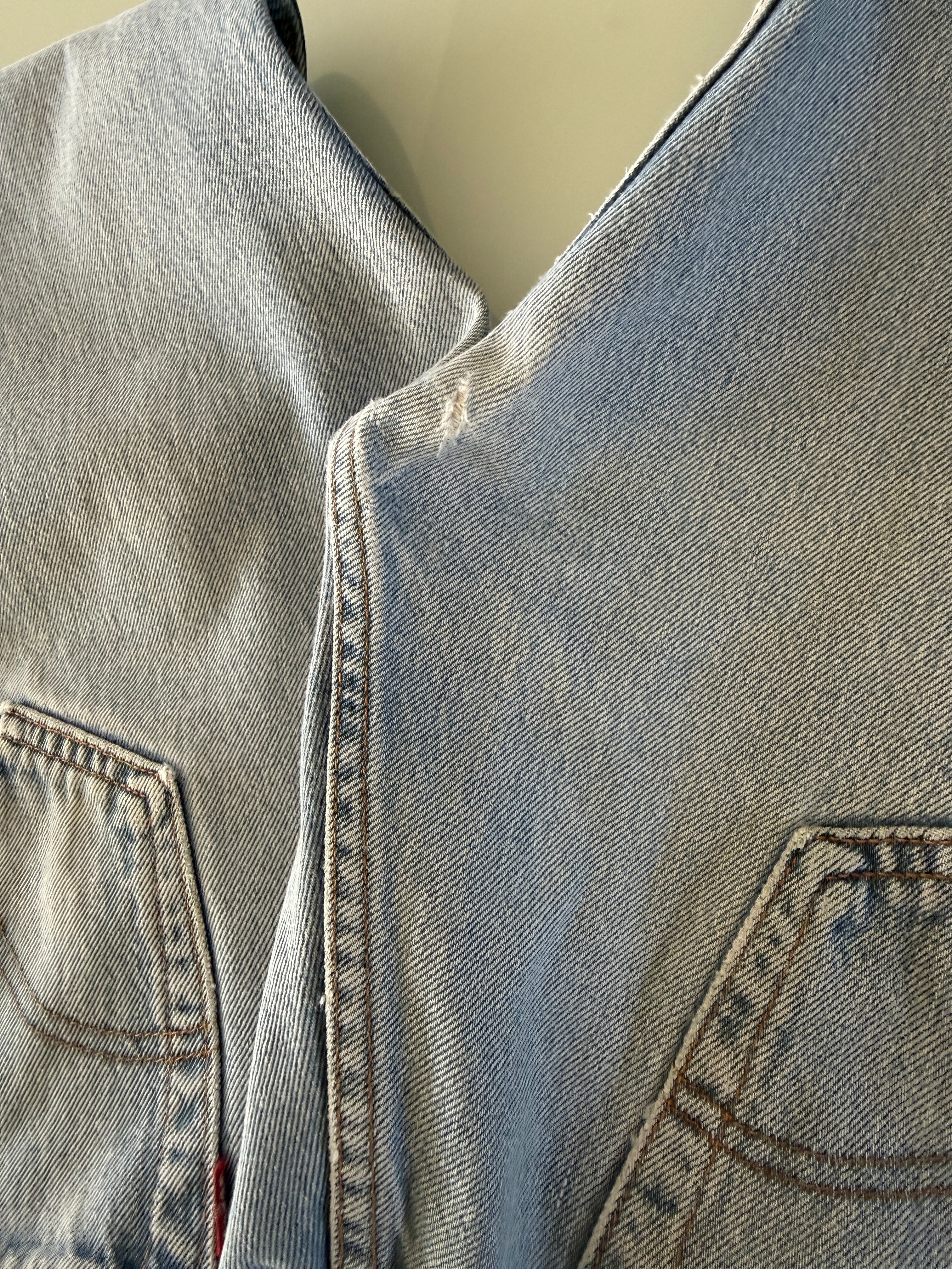 W31 L31 vintage Levis 501 30/31” measured lighter blue 90s USA Levi’s 501s