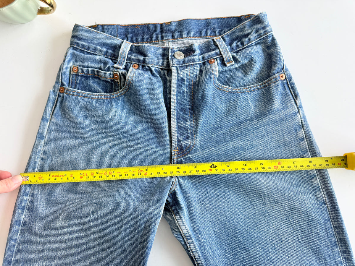 W26 L29 vintage Levis 501 dark faded blue 25/26” measured waist 501s 80s USA