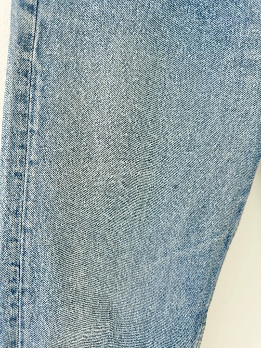W28 L26 vintage Levis 501 26/28” measured medium faded blue denim 80s Levi’s USA 501s