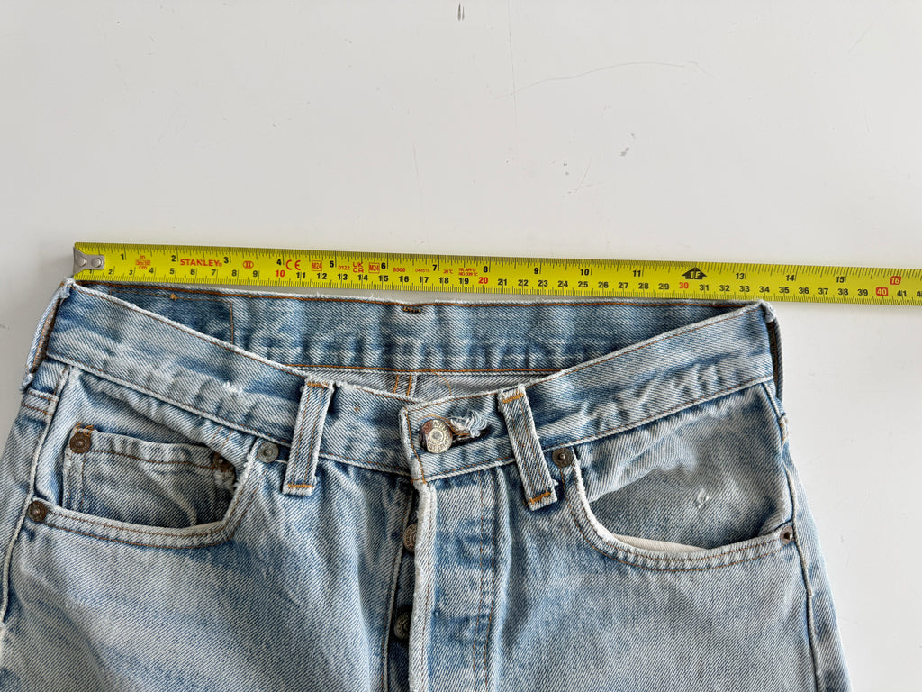 Selvedge W27 L30 vintage Levis 501 26/27” measured light blue faded 80s USA Levi’s 501s