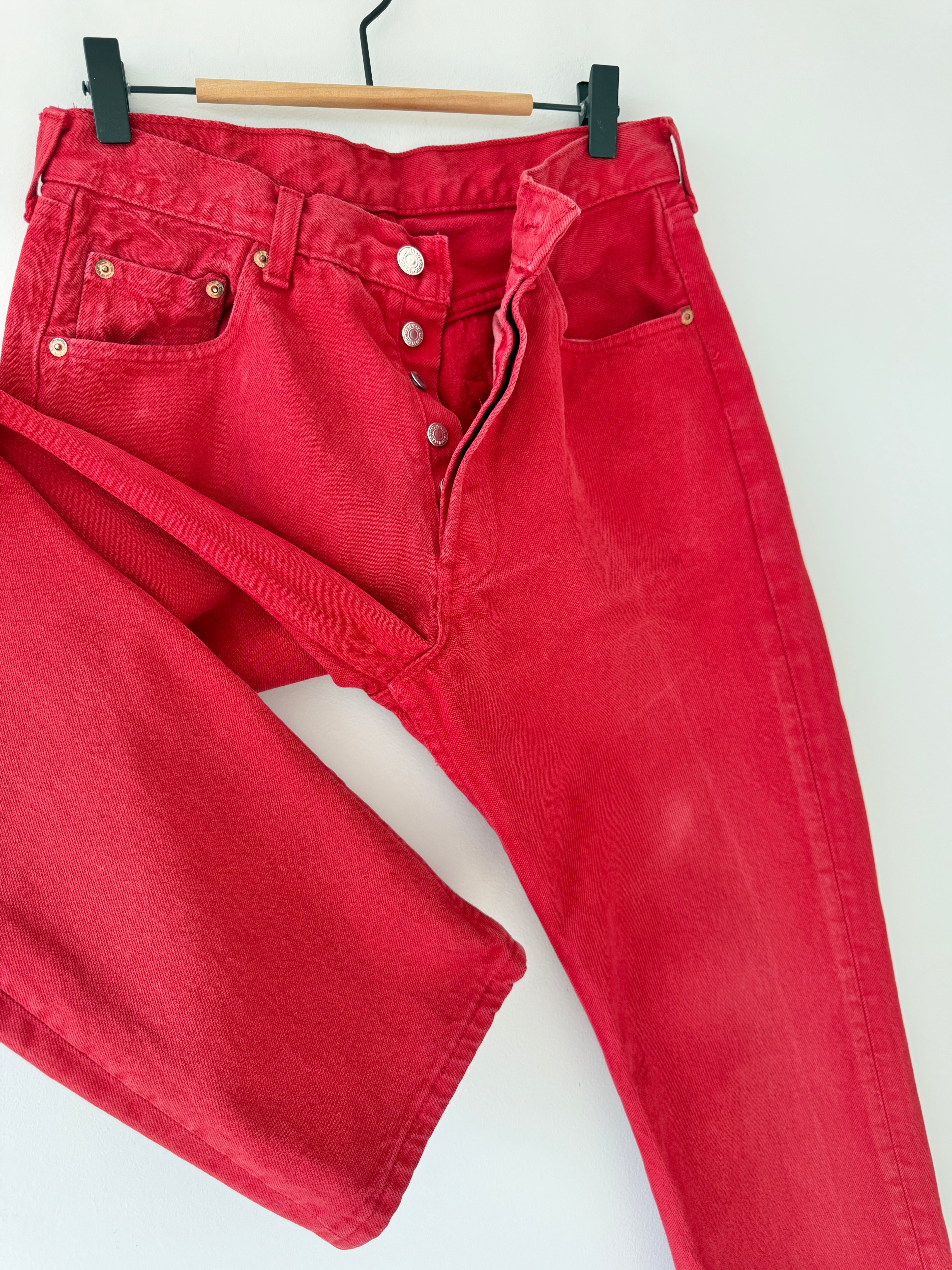 W29 L32 vintage Levis 501 28/29” measured waist red 90s 501s
