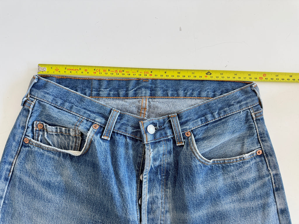 W31 L30 vintage Levis 501 30/31” measured waist dark faded 501s late 80s 90s denim