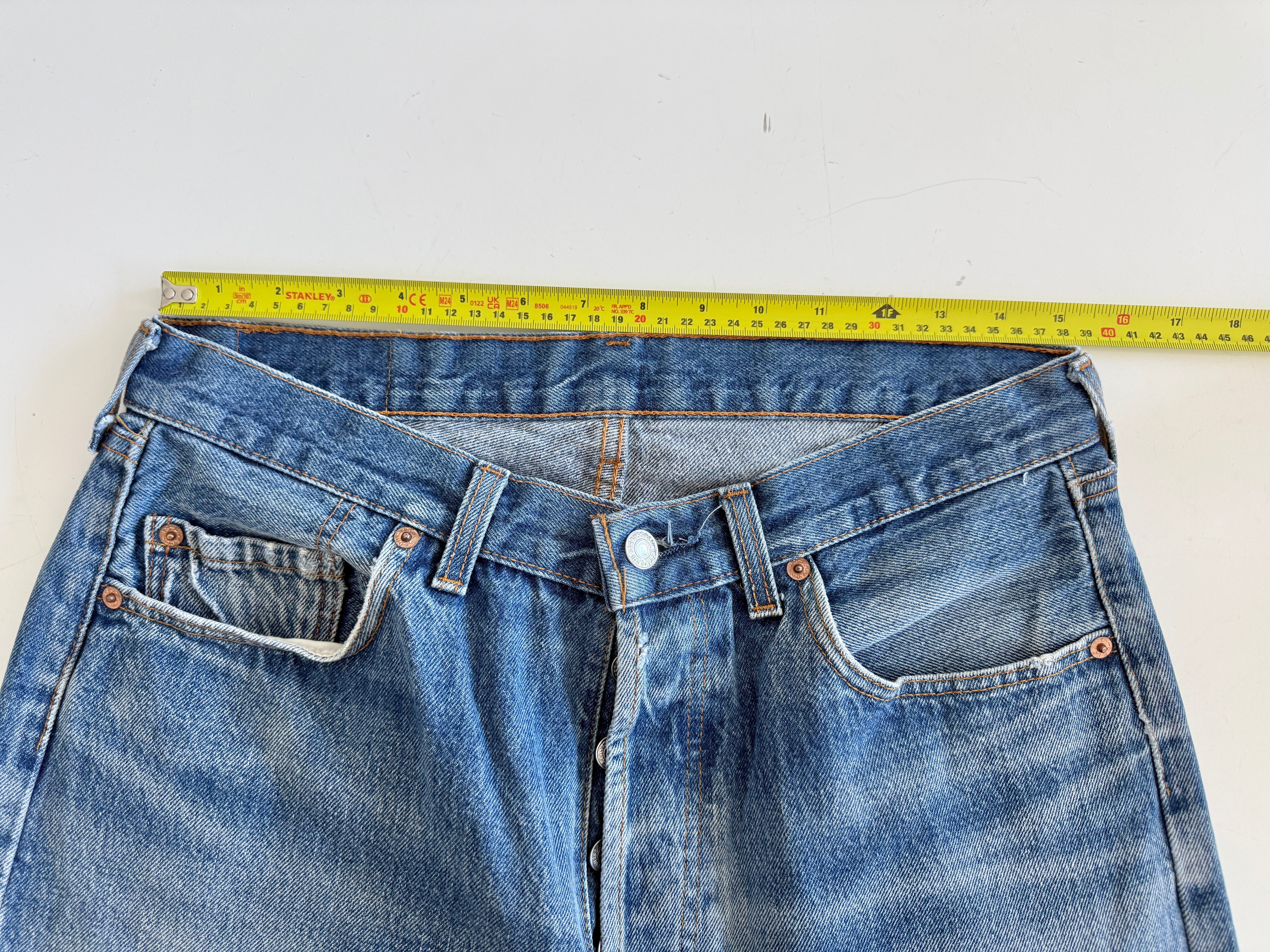 W31 L30 vintage Levis 501 30/31” measured waist dark faded 501s late 80s 90s denim