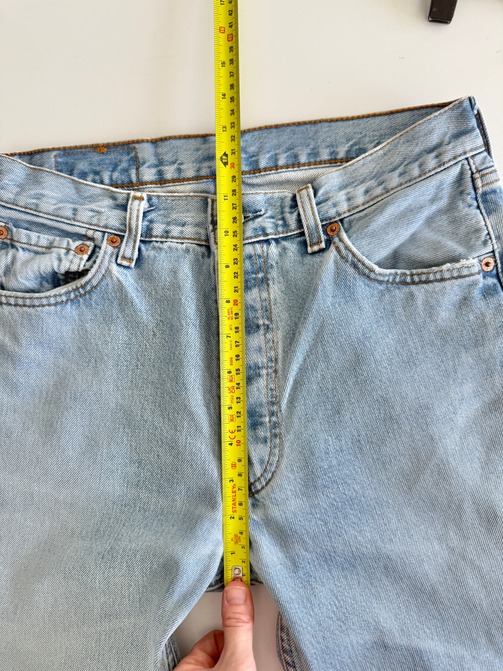 W28 L33 vintage Levis 501 27-28” measured light faded blue made in 90s