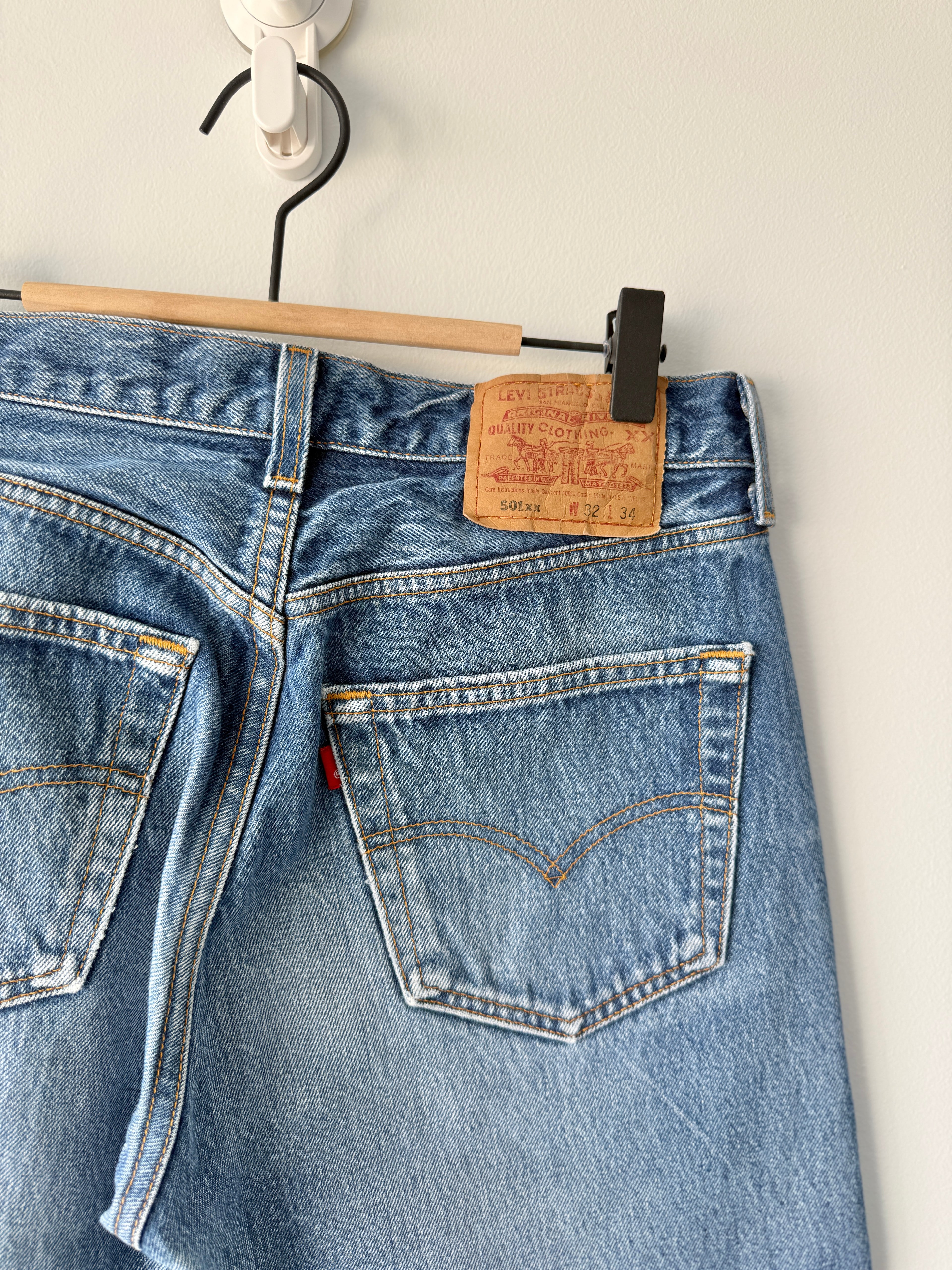 W29 L30 vintage Levis 501xx 28-29” measured dark faded blue 90s Levi’s 501s USA