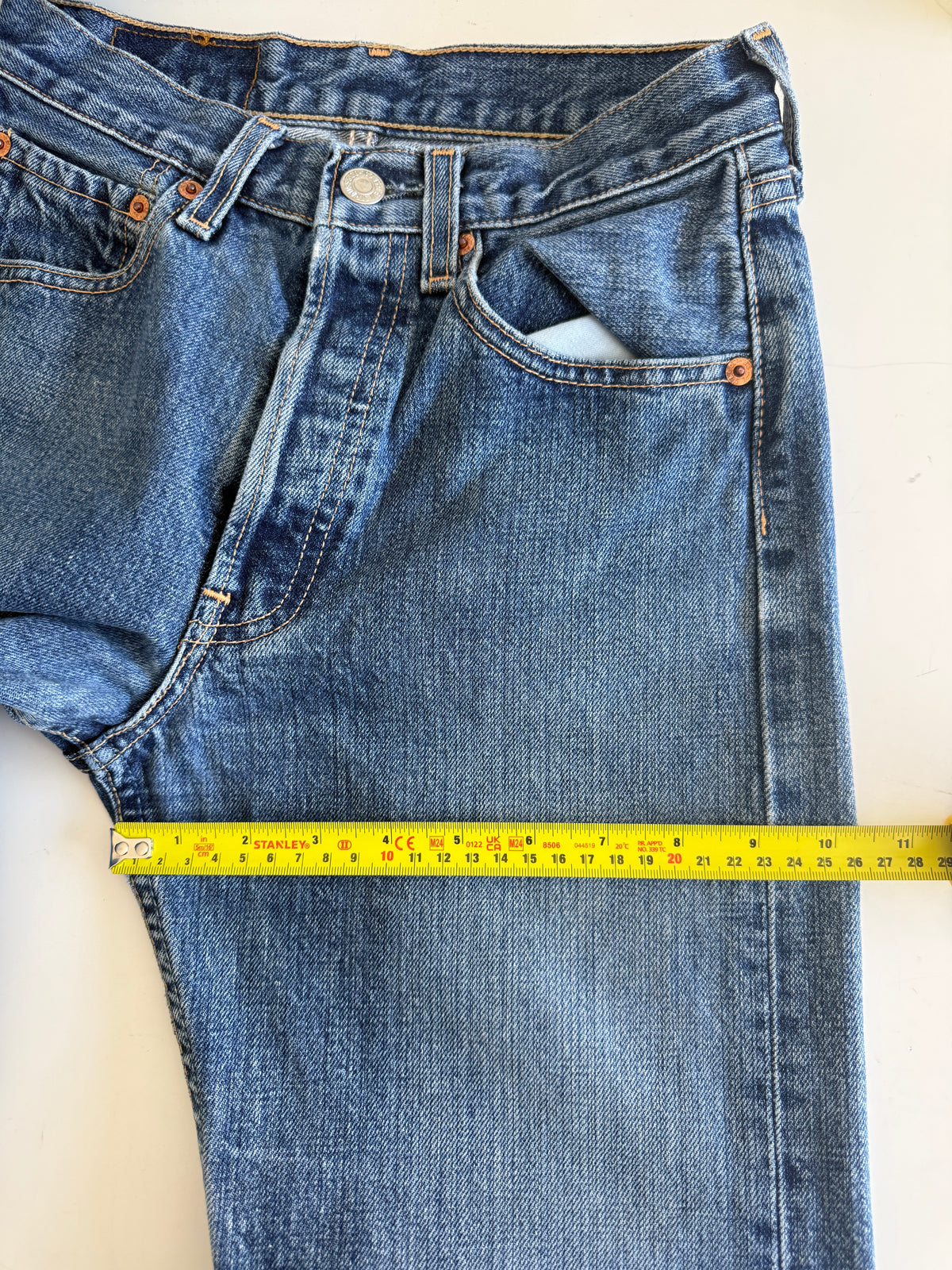 W24 L31 vintage Levis 501 23/24” measured waist dark faded blue 90s 501s