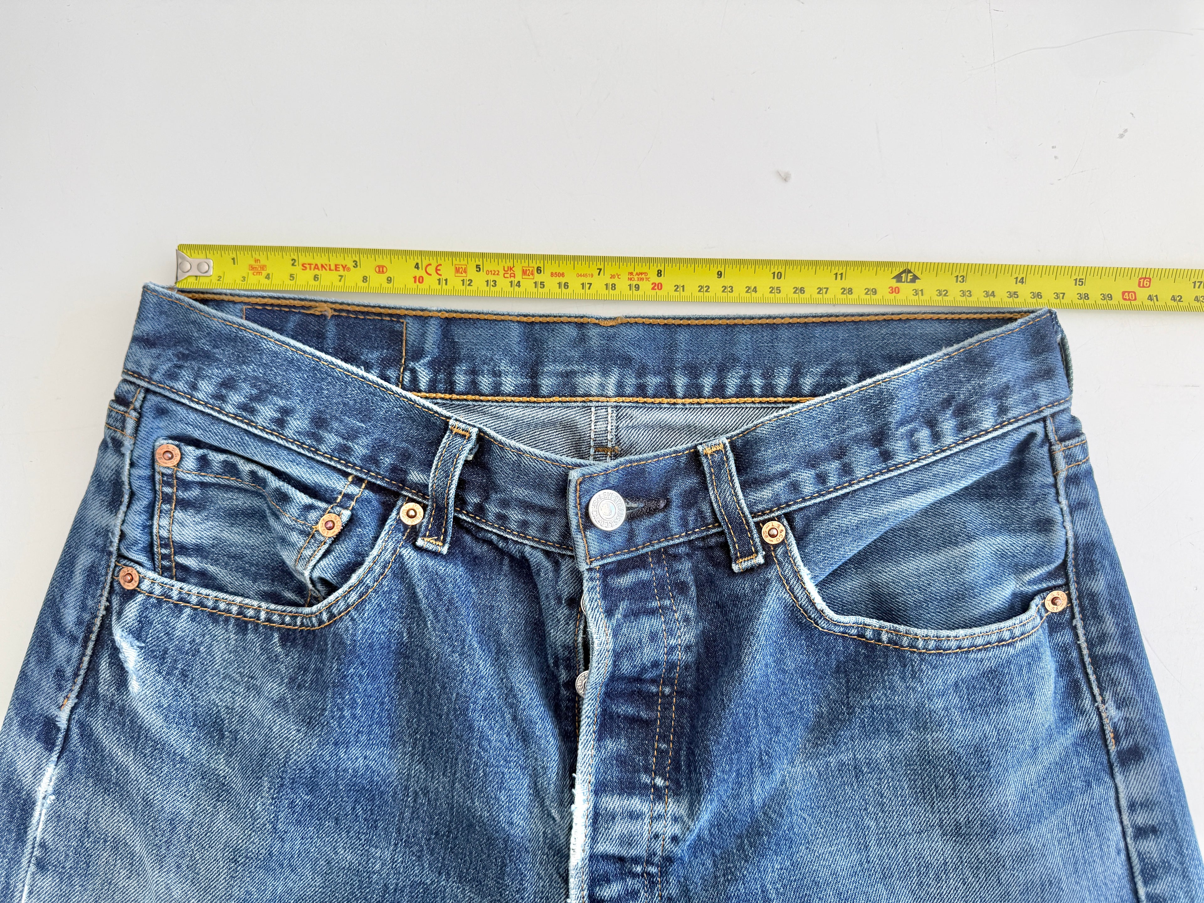 W29 L28 vintage Levis 501s 28/29” measured waist indigo faded blue Y2K  501s