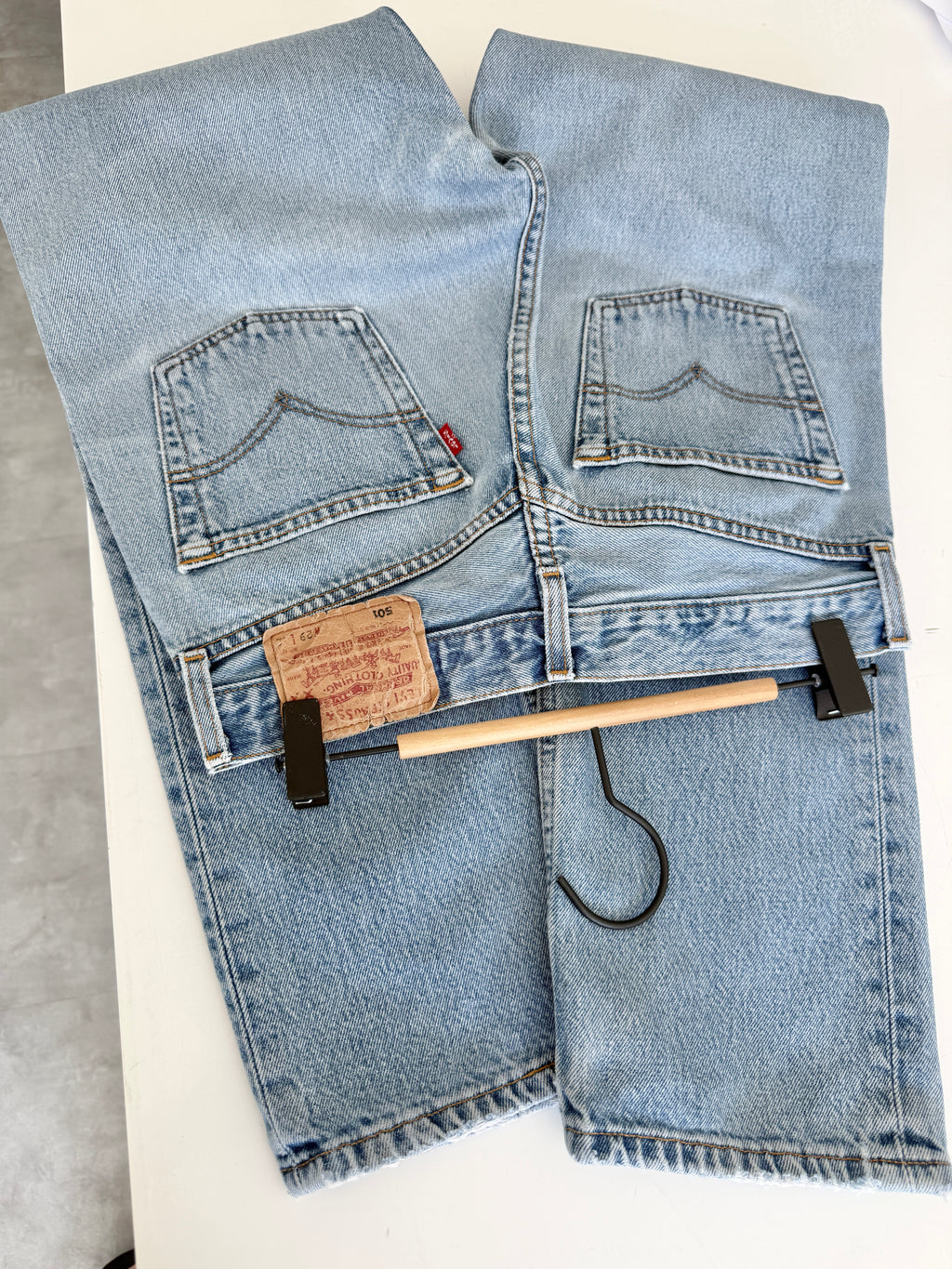 W27 L31 vintage Levis 501 27” measured waist light faded blue Y2K 501s