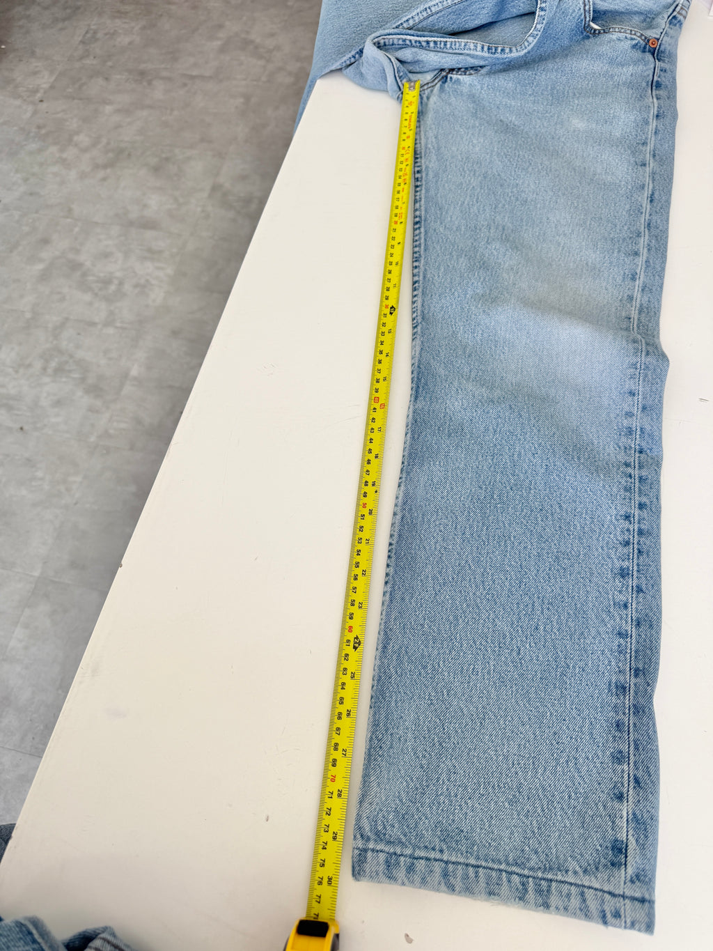 W28 L30 vintage Levis 501 27/28” light blue Levi’s 501s 90s