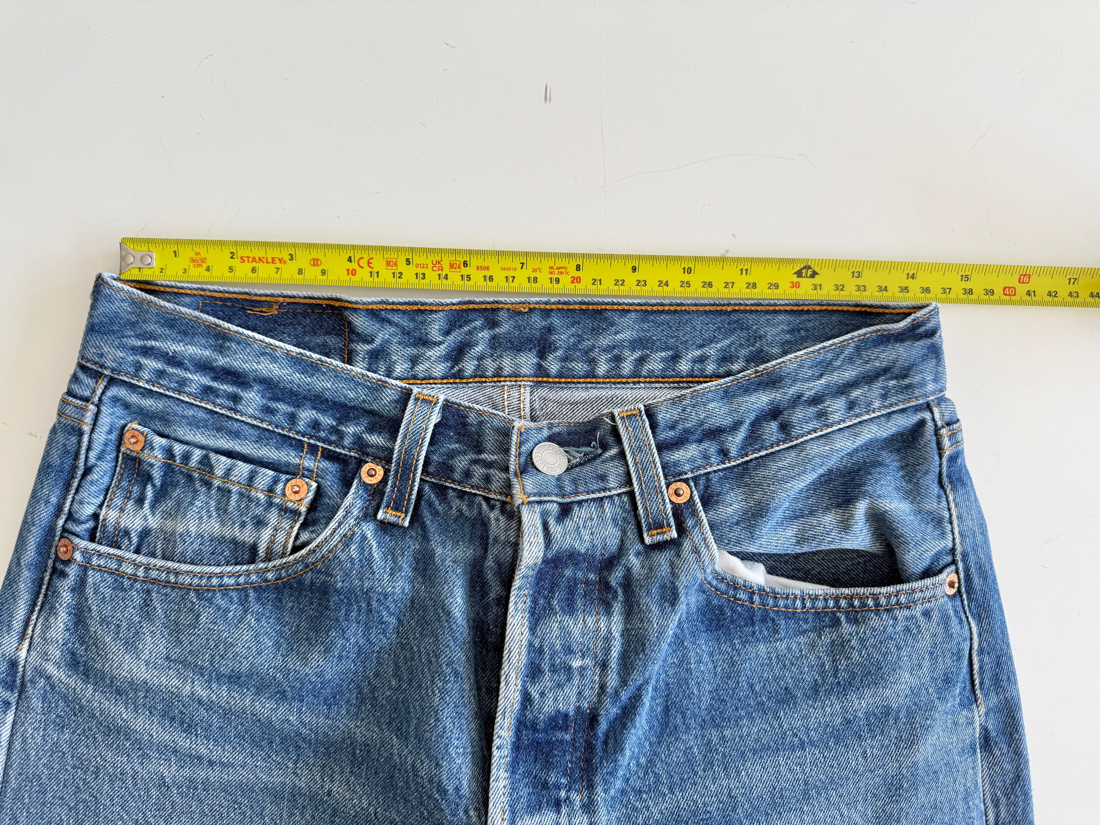 W29 L30 vintage Levis 501xx 28-29” measured dark faded blue 90s Levi’s 501s USA
