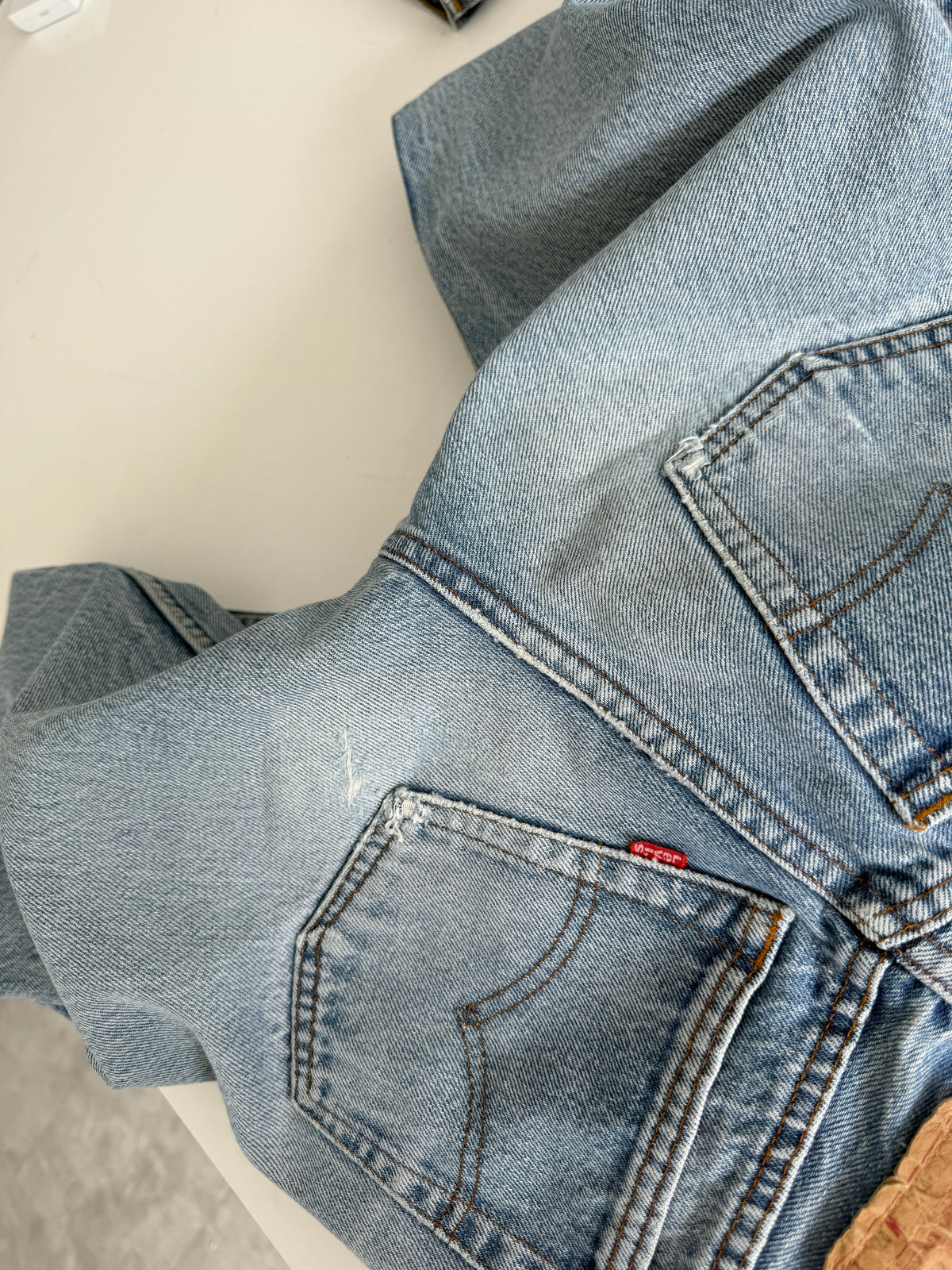 Soft W24 L28 vintage Levis 701s 23/24” measured light blue faded 80s USA 701s