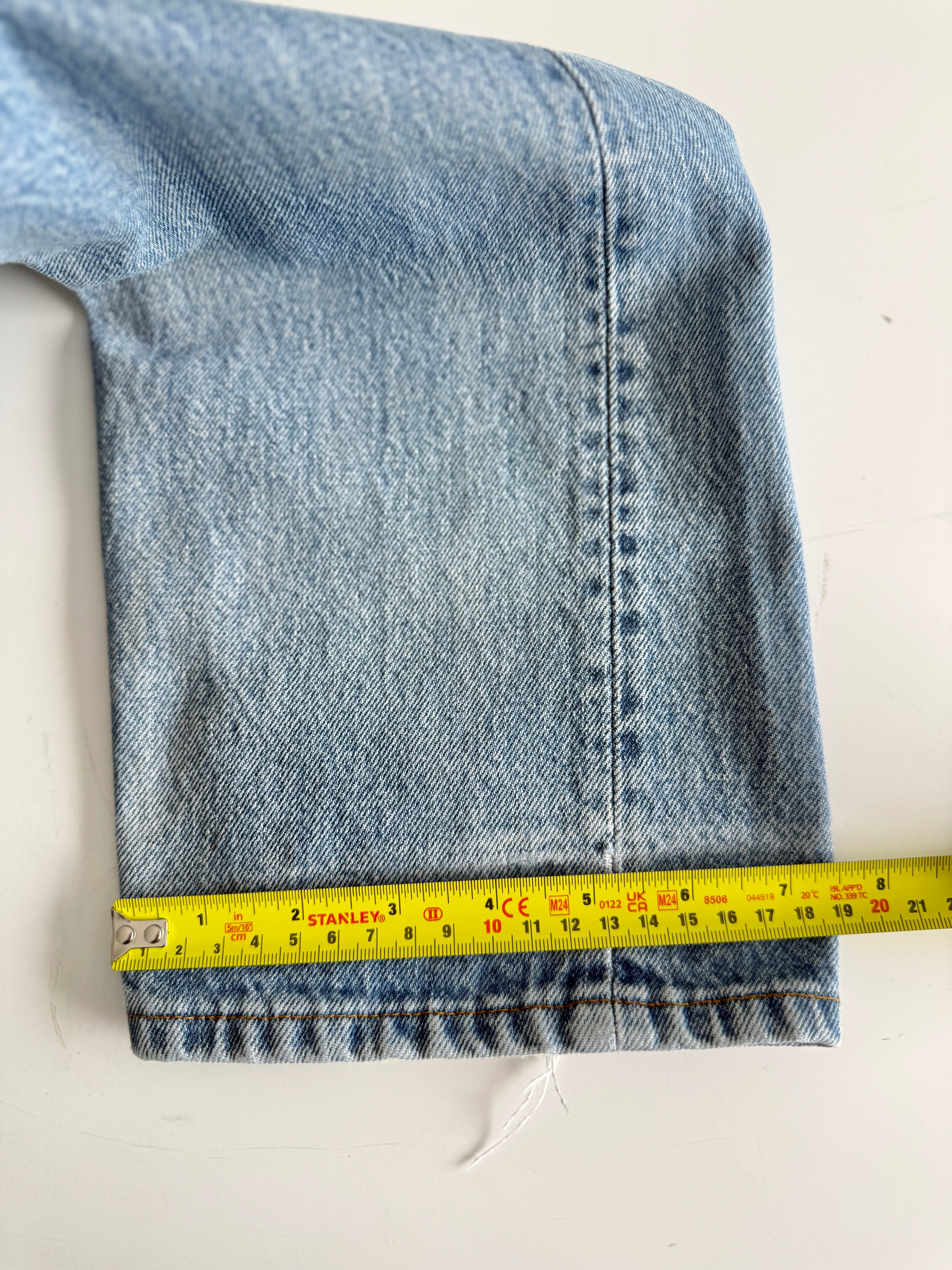 W28 L35 vintage Levis 501 27/28” measured medium light faded blue denim 80s Levi’s 501s