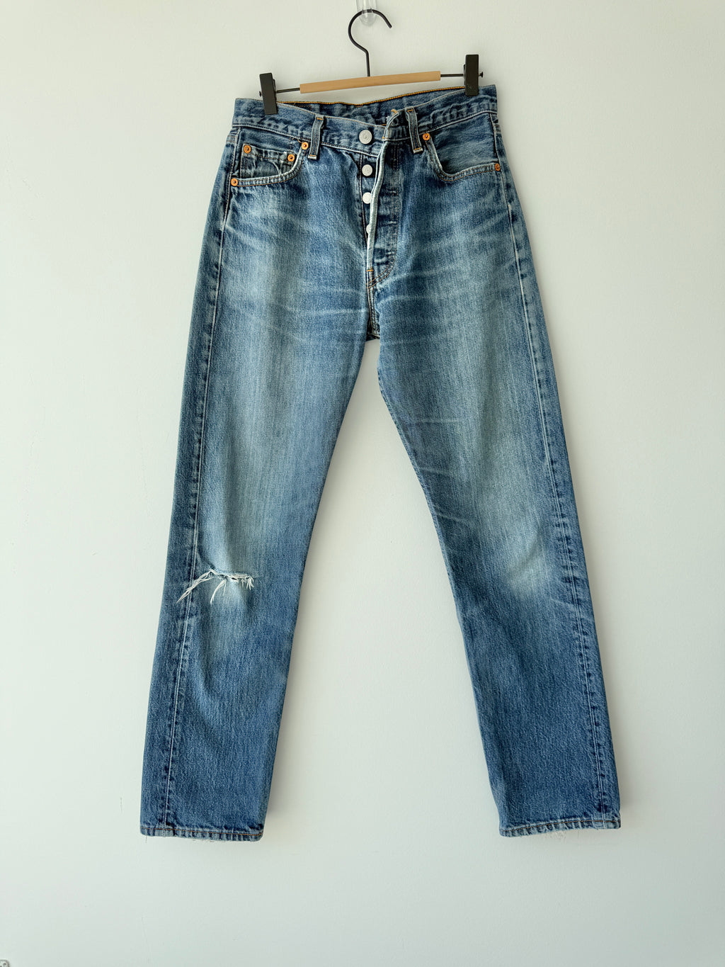 Soft W28 L31 vintage Levis 501 27/28” measured waist faded dark blue 501s 90s denim