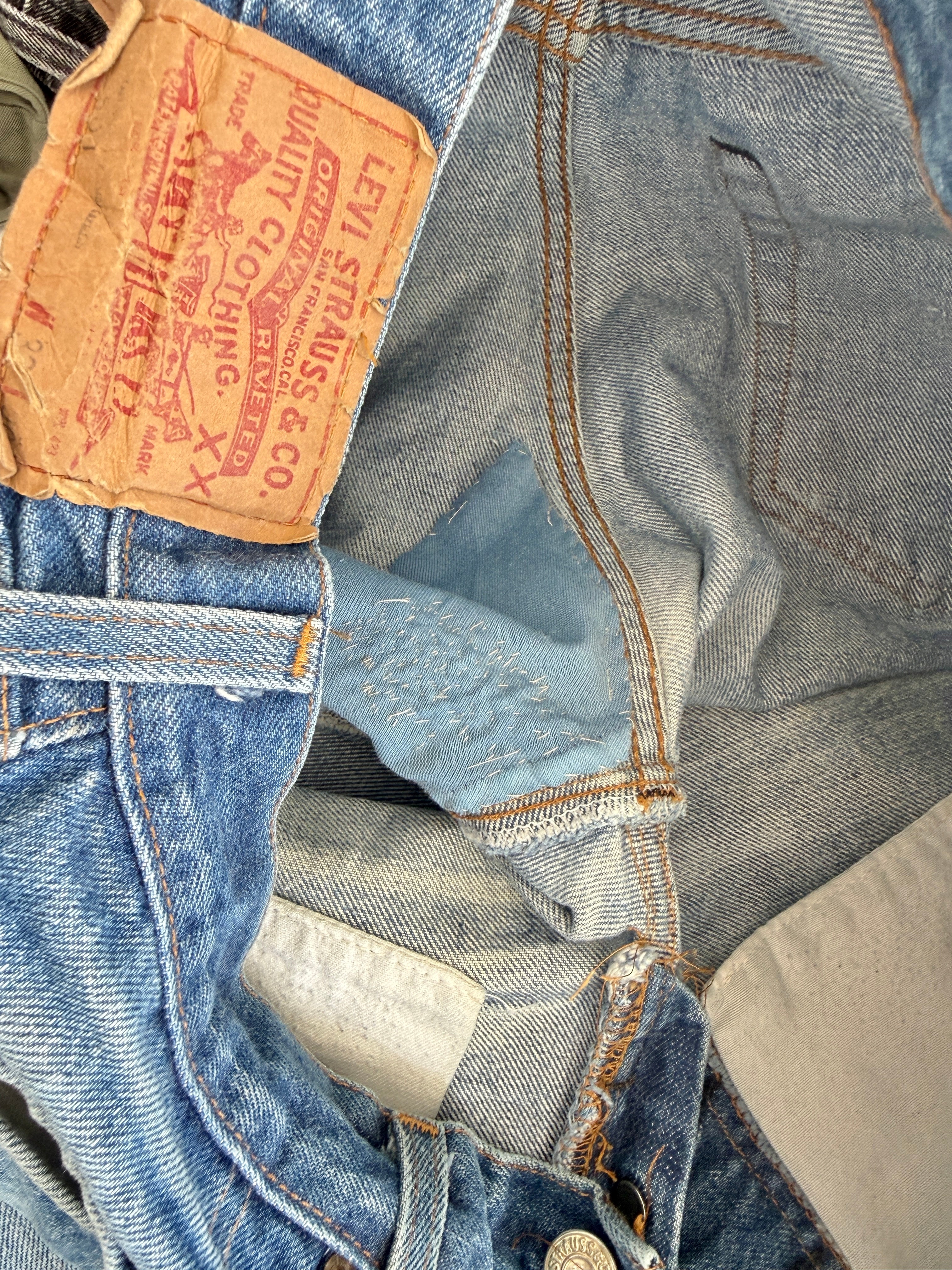 W30 L27 vintage Levis 501 29/30” measured waist dark faded blue 501s USA 80s