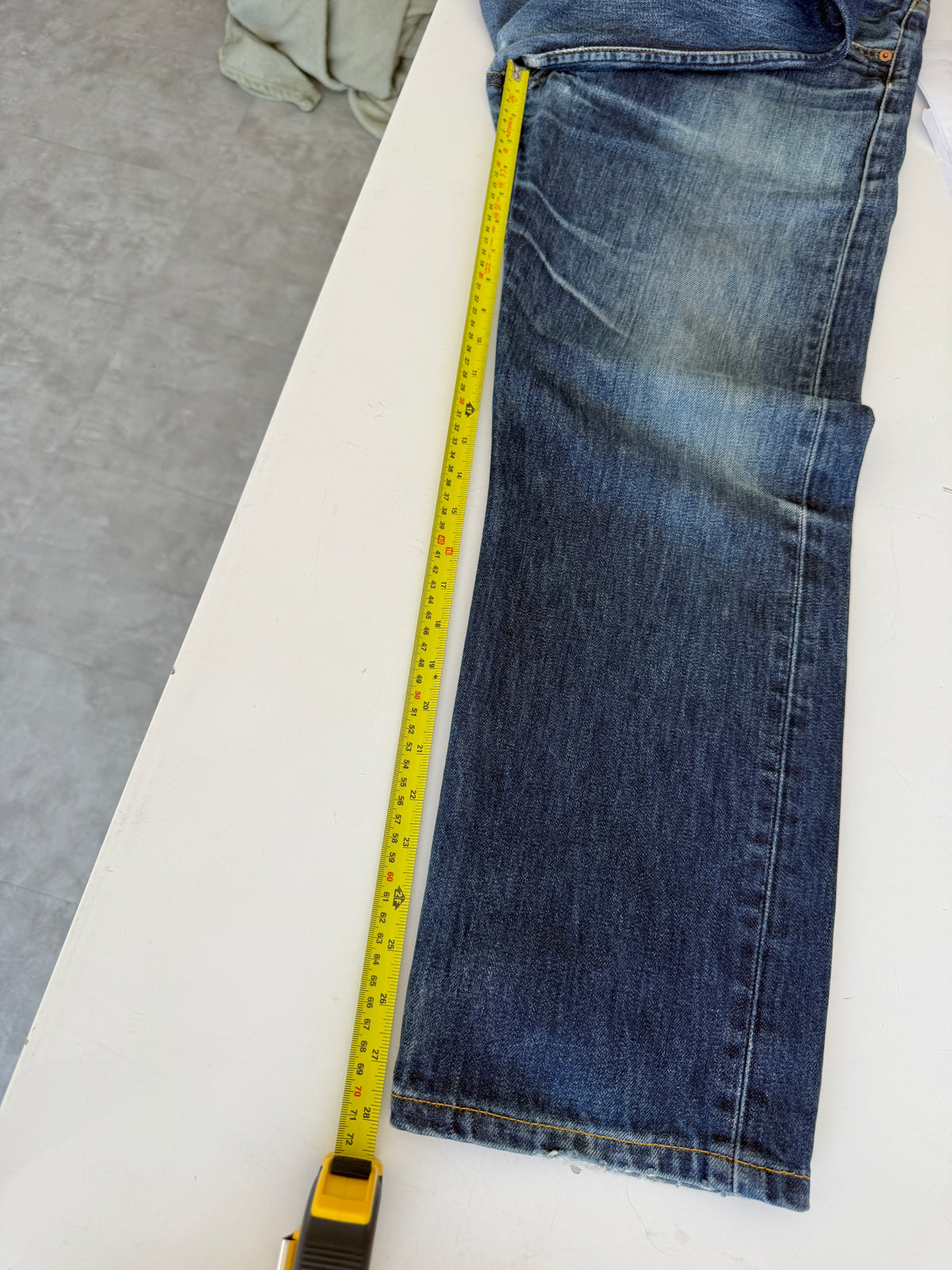 W32 L28 vintage Levis 501s 31/32” measured dark fade blue faded Y2K 501s