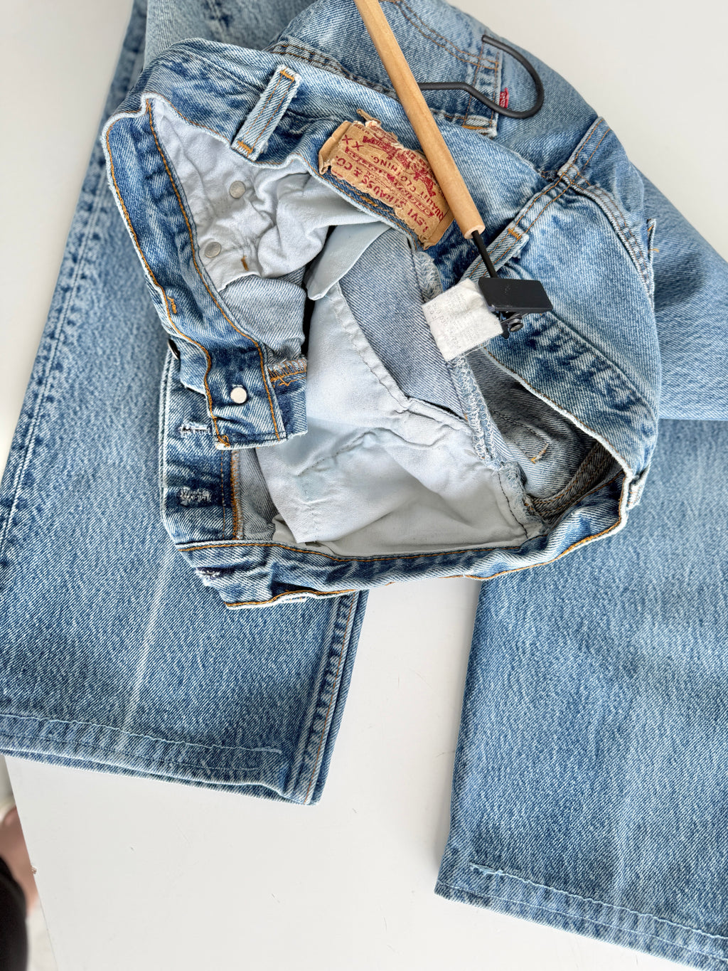 W32 L27 vintage Levis 501 31/32” measured unique faded blue denim 90s USA Levi’s 501s