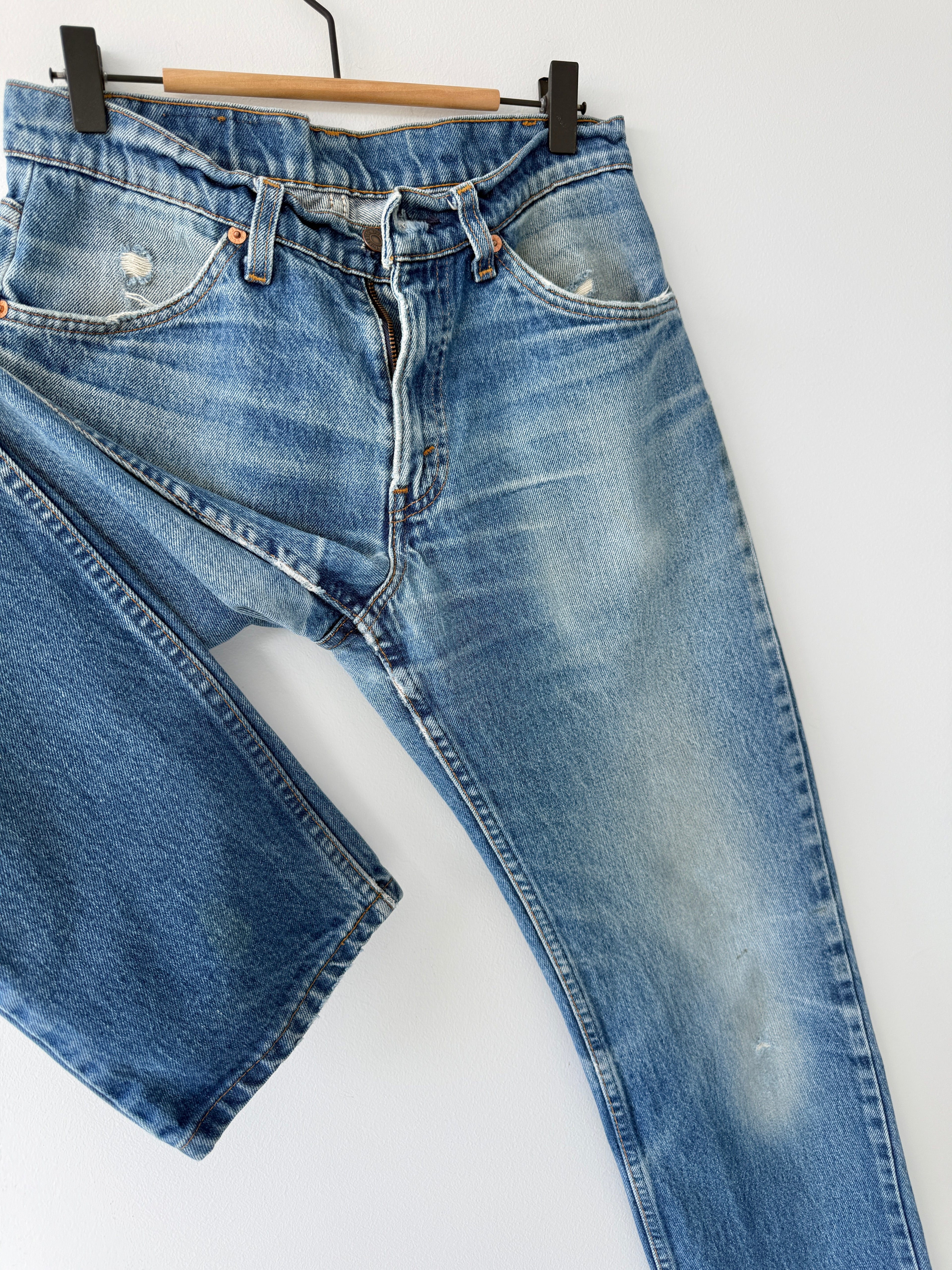 Soft W29 L31 vintage Levis 520 28/29” measured waist dark faded 520s 90s USA denim orange tab