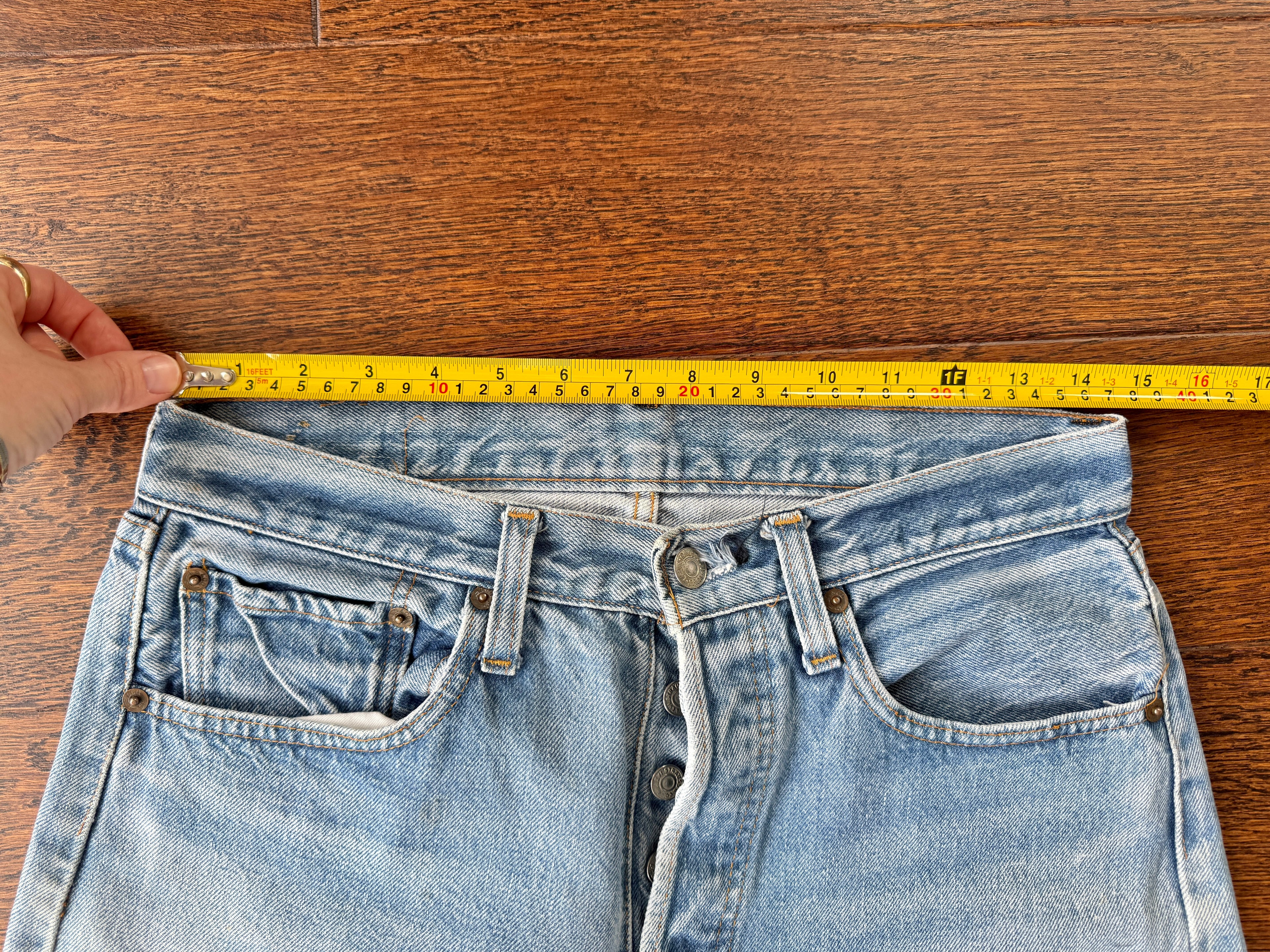 Selvedge W30 L33 vintage Levis 501 29/30” measured light faded blue denim 80’s 501s USA selvedge denim
