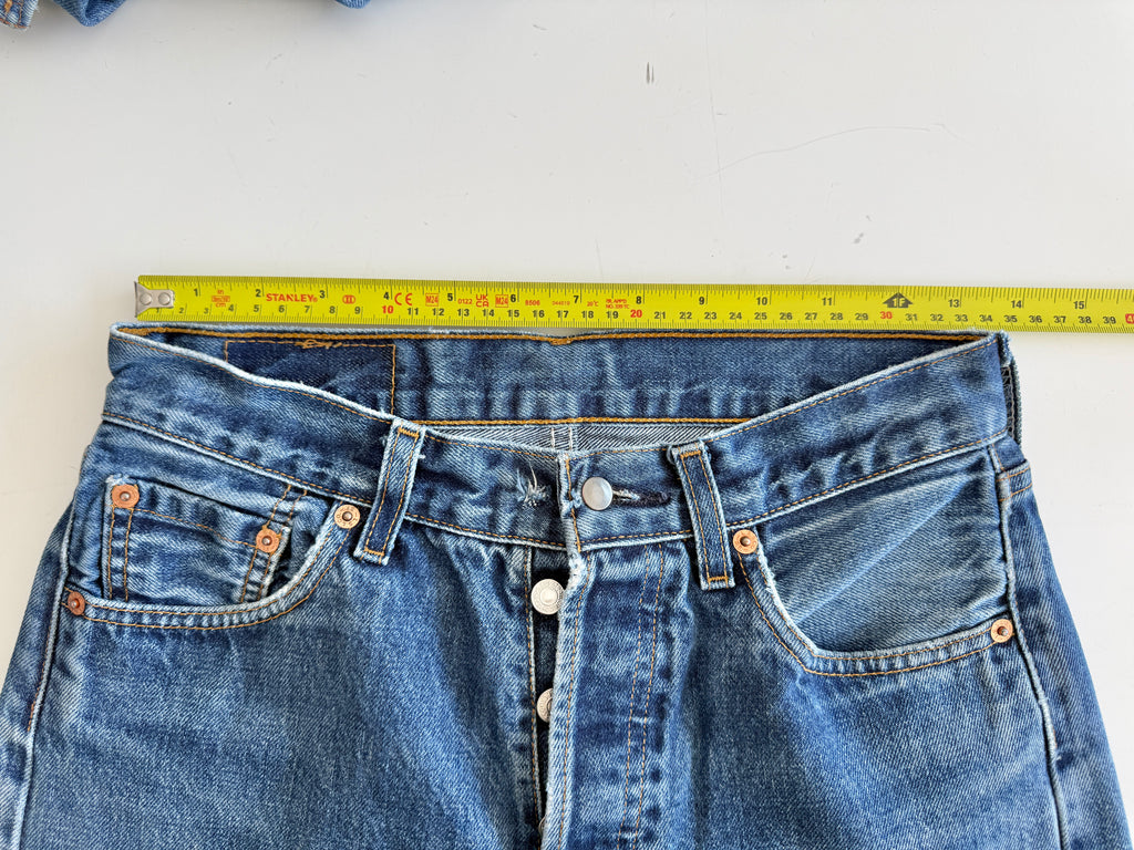 W27 L30 vintage Levis 501 26/27” measured waist dark faded blue 501s Y2K