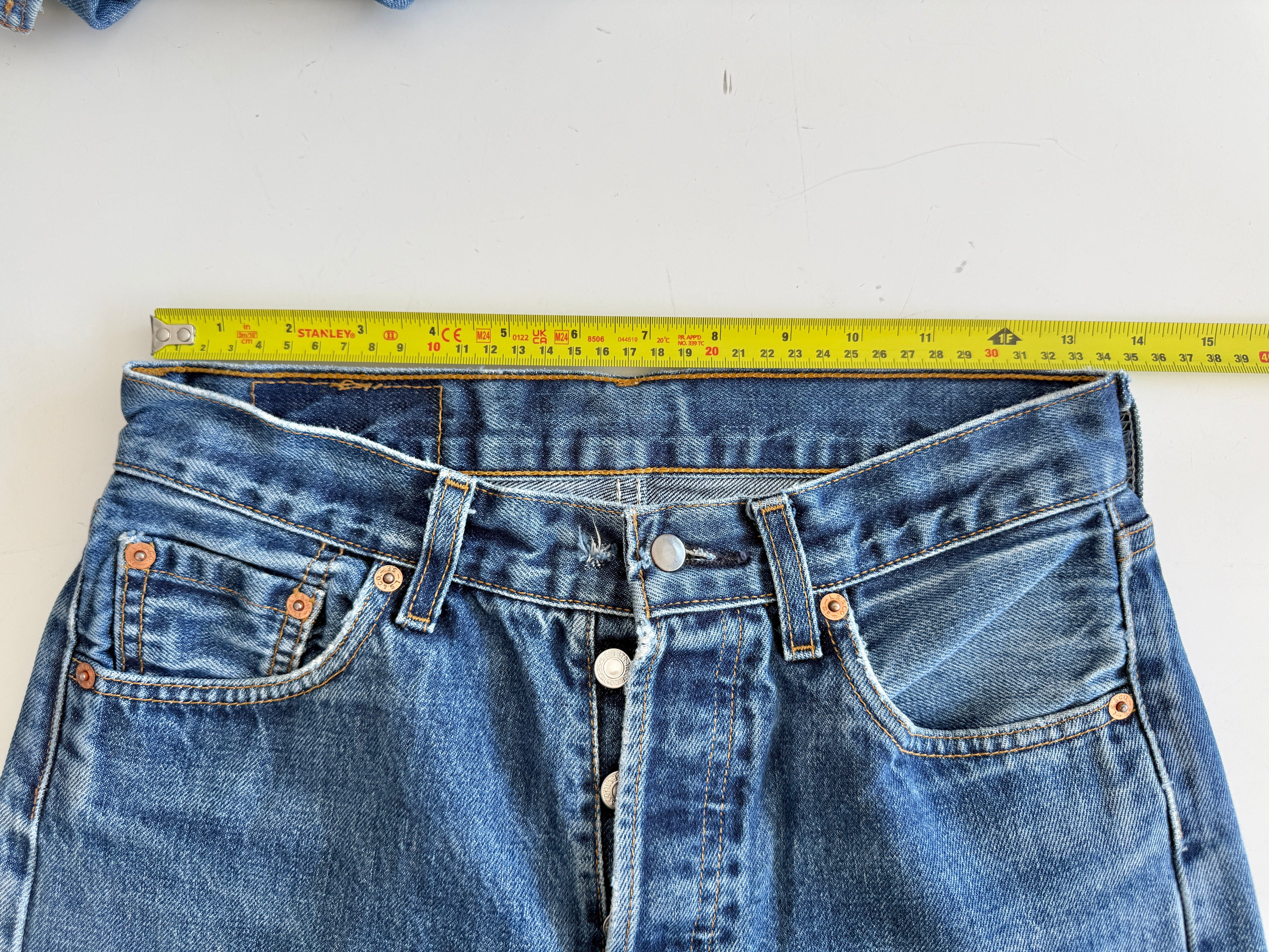 W27 L30 vintage Levis 501 26/27” measured waist dark faded blue 501s Y2K