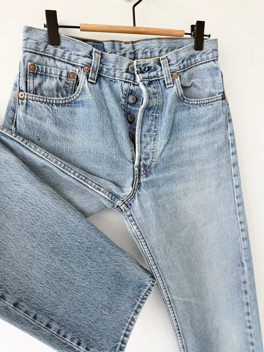 W28 L30 vintage Levis 501 27/28” measured medium light faded blue denim 80/90s Levi’s 501s