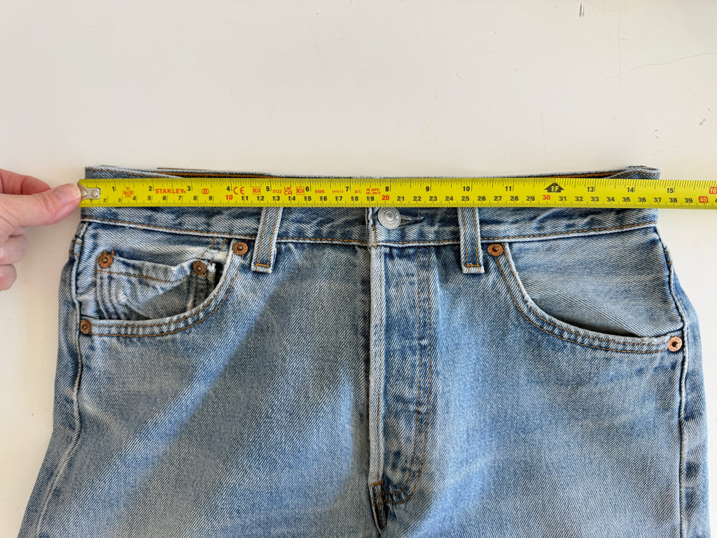 W29 L31 vintage Levis 501 28/29” measured fade light denim USA 501s Y2K