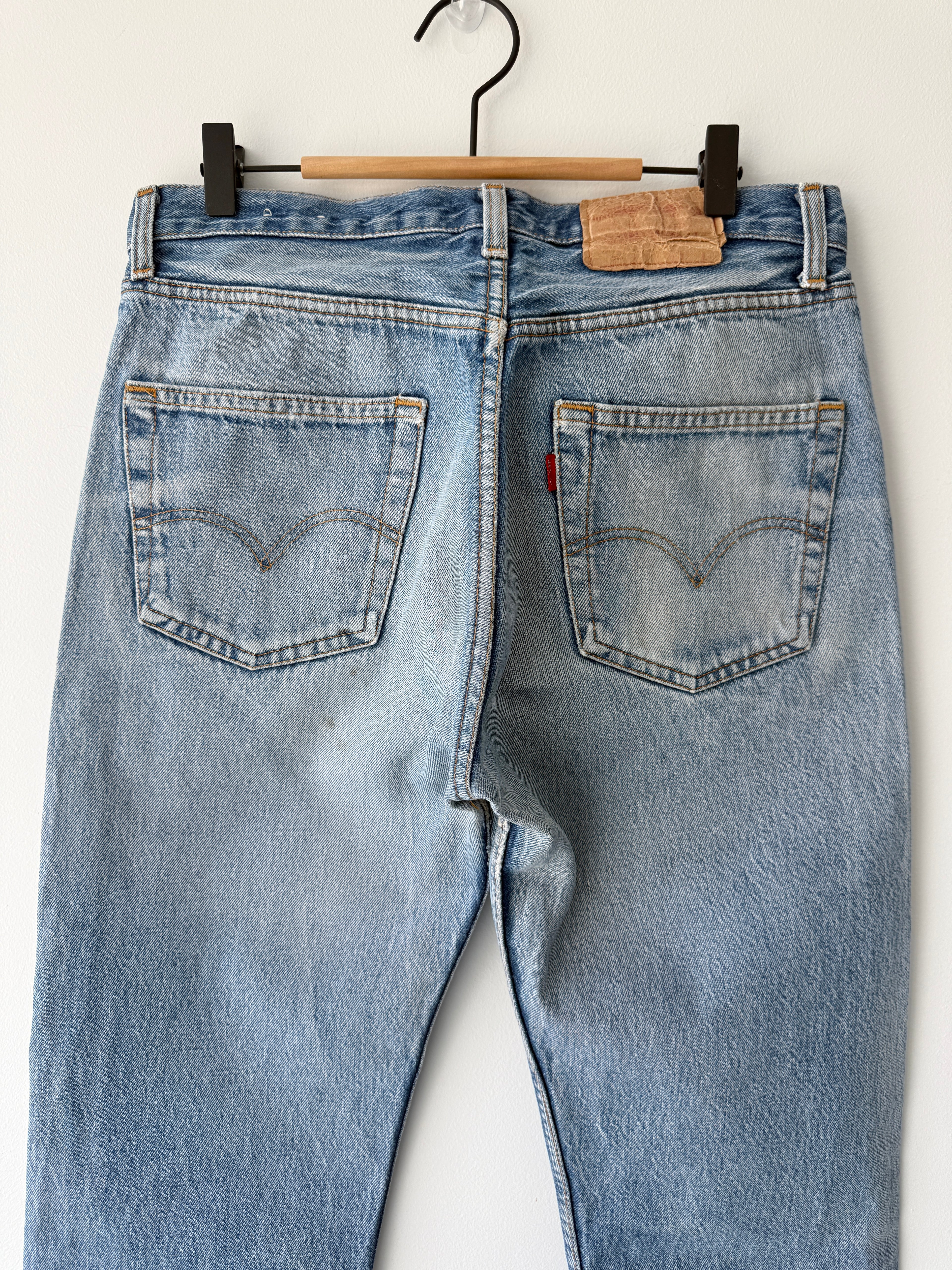 W30 L31 vintage Levis 501 29/30” measured waist medium faded blue 80s 501s