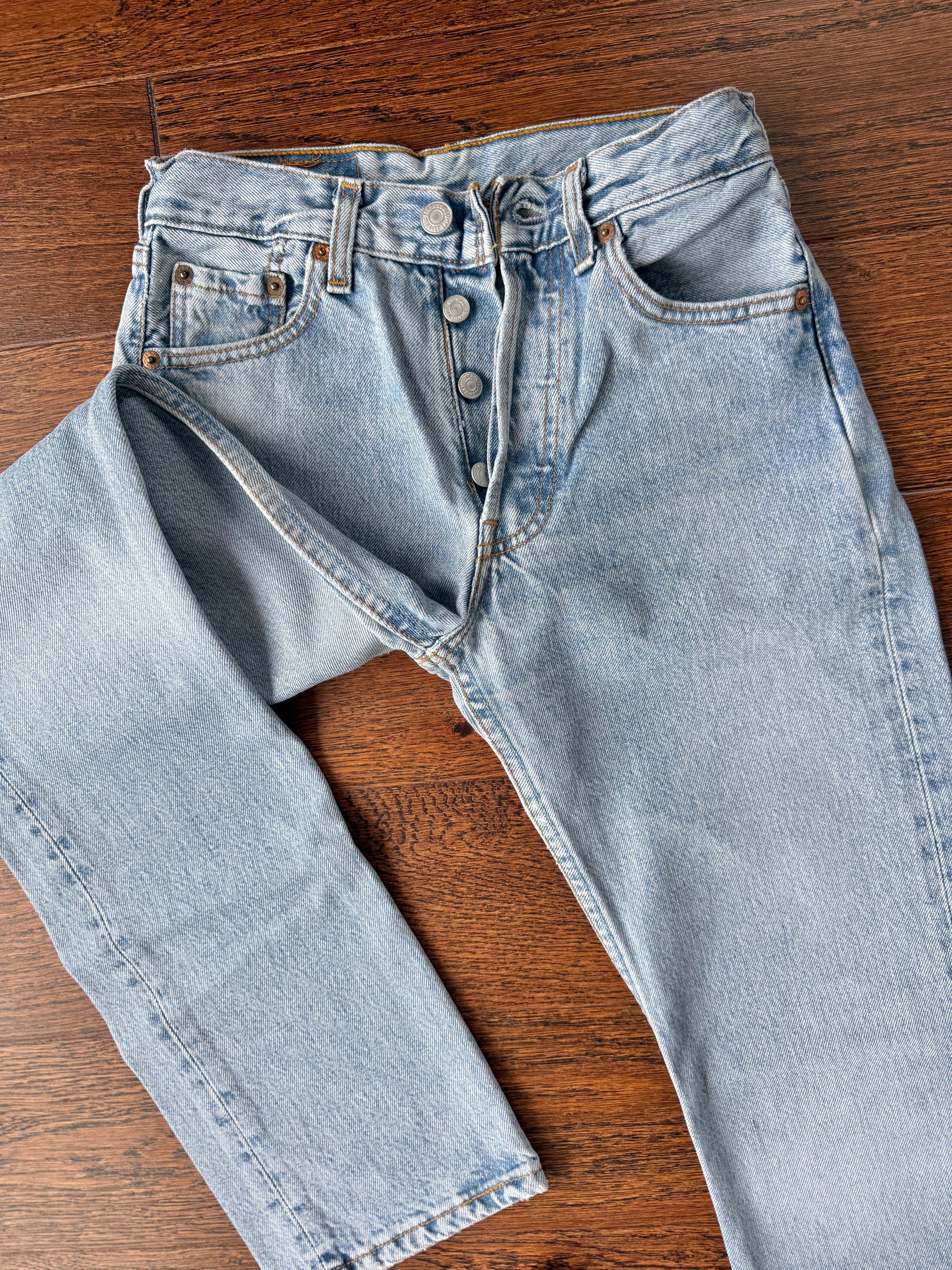 Softer W24 L29 vintage Levis 501 22/24” measured light blue 90s Levi’s 501s