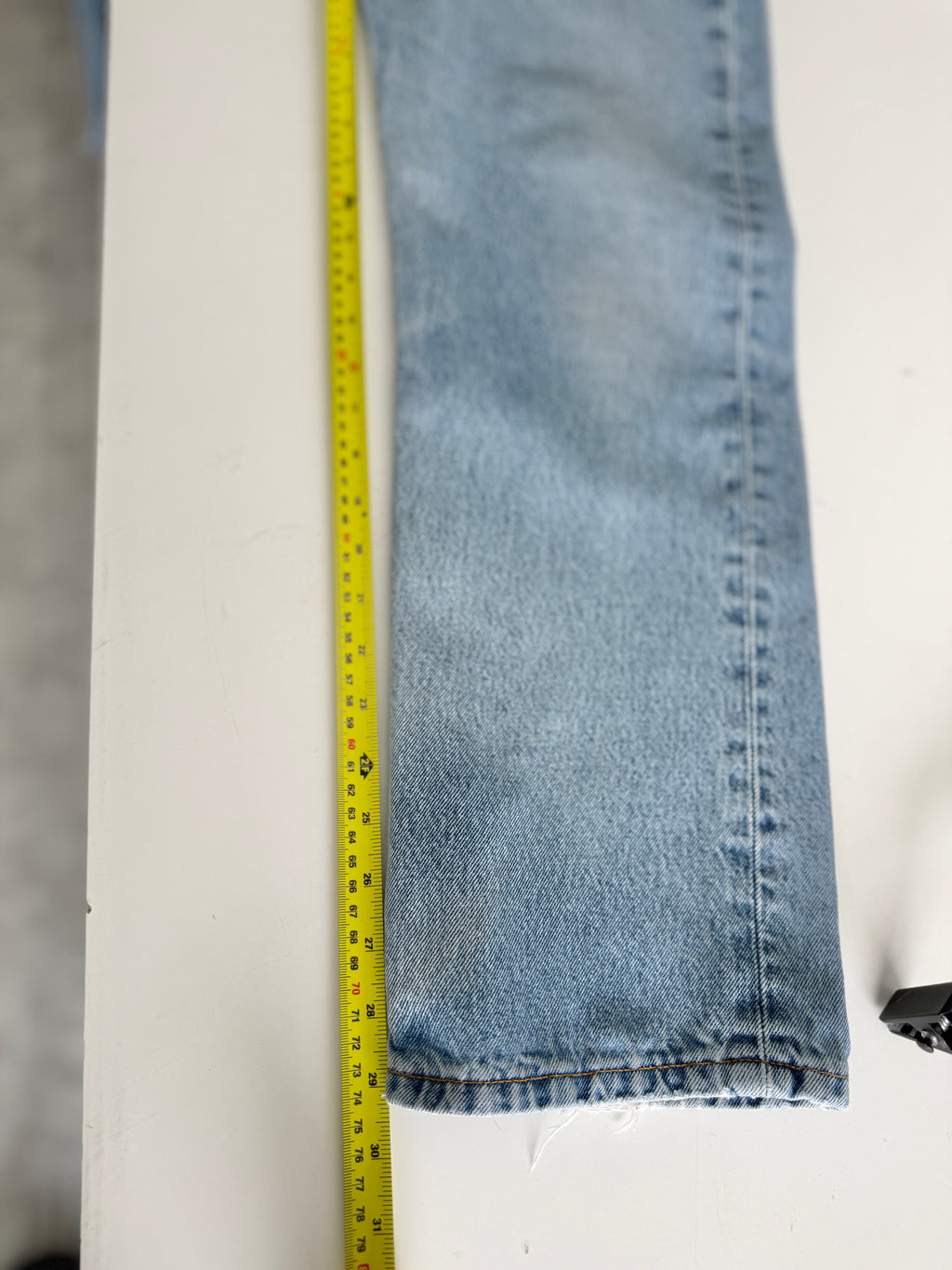 W31 L29 vintage Levis 501 31” measured unique faded blue denim 90s Levi’s 501s