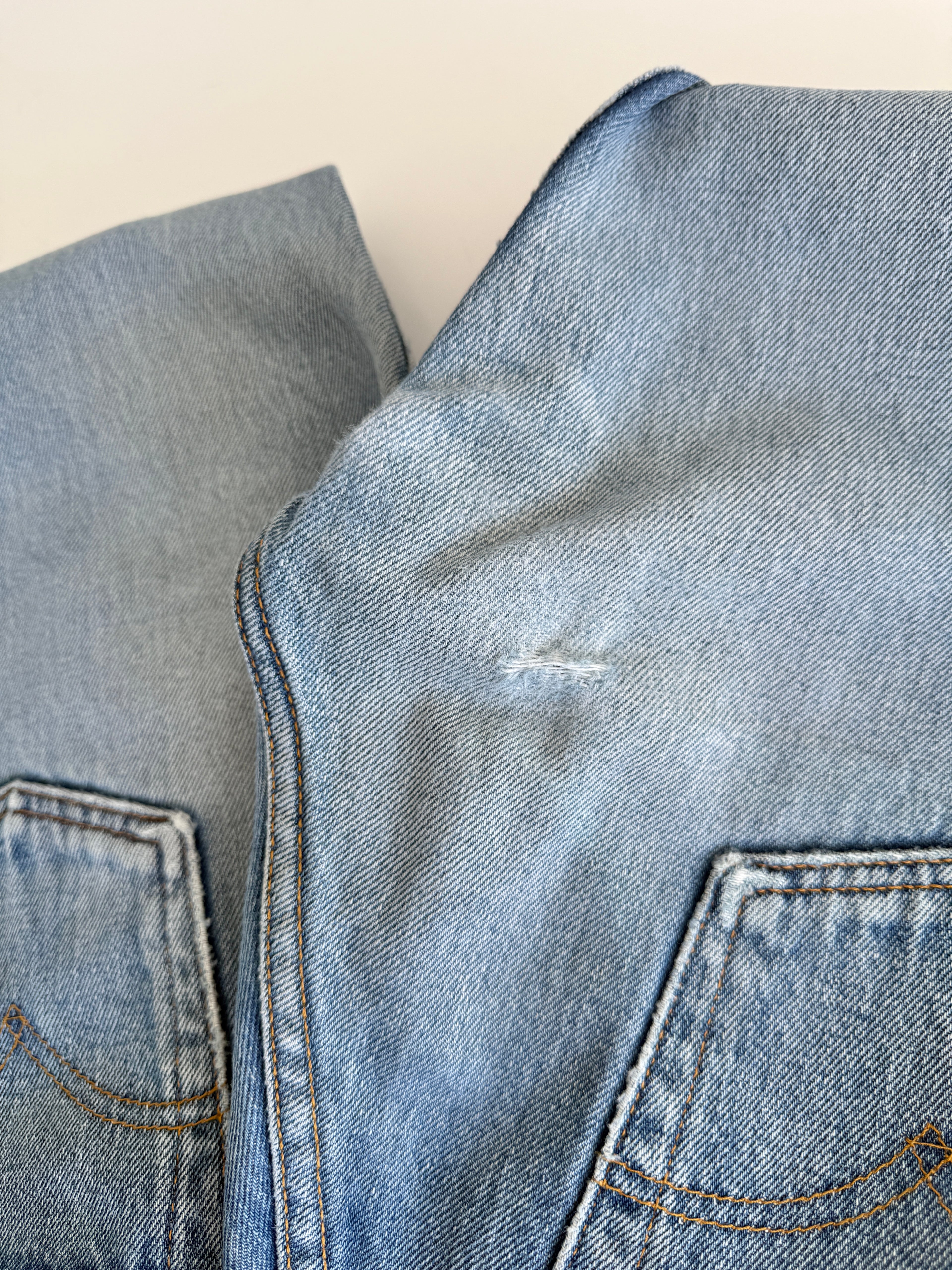 W27 L29 vintage Levis 501 26/27” measured medium faded blue denim 90’s 501s