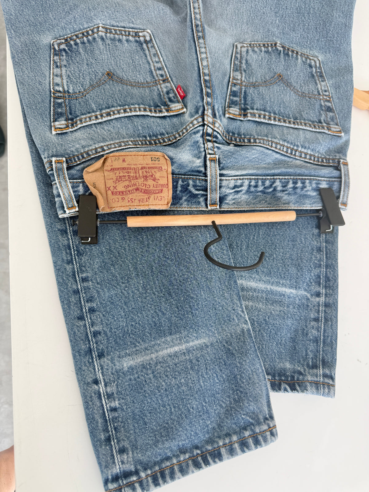 W26 L31 vintage Levis 501s 25/26” measured medium dark fade blue distressed 501s Y2K