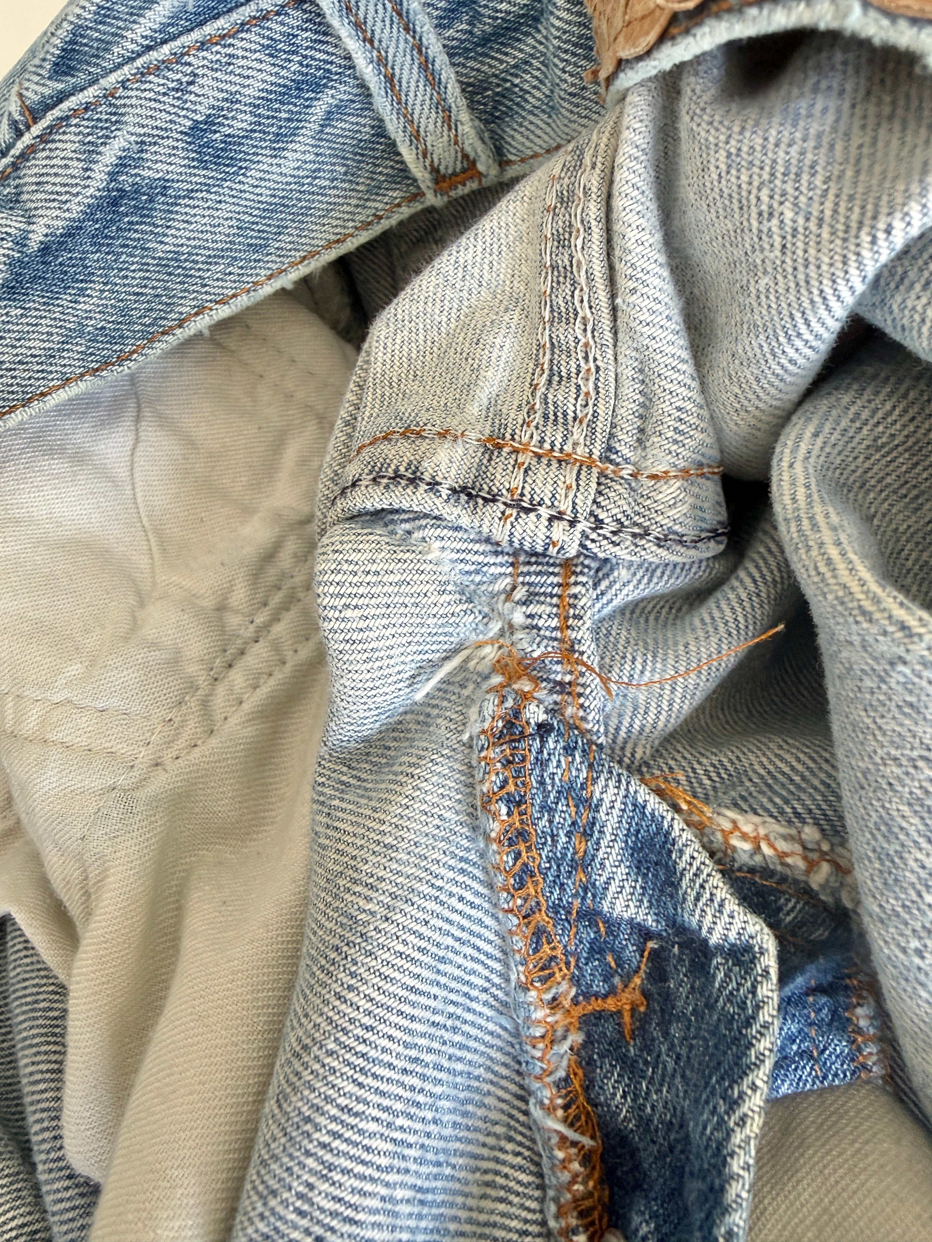 W32 L33 vintage Levis 501 31/32” measured medium faded blue denim 80s Levi’s 501s USA