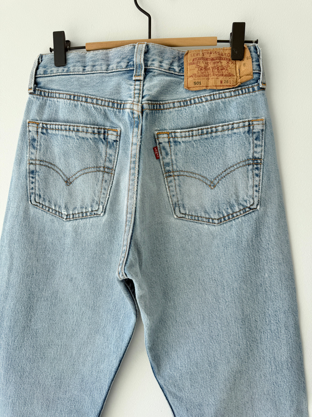 Soft W27 L31 vintage Levis 501 26/27” measured waist light blue 501s made in 90s USA