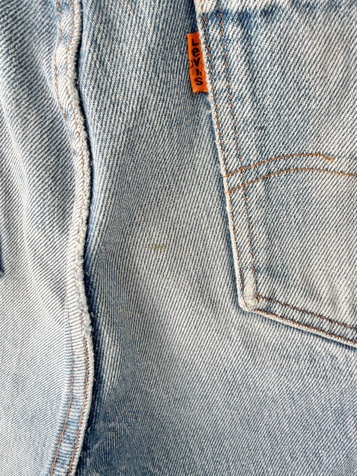 W28 L27 vintage Levis orange tag light blue faded 28” measured waist 501s 80s
