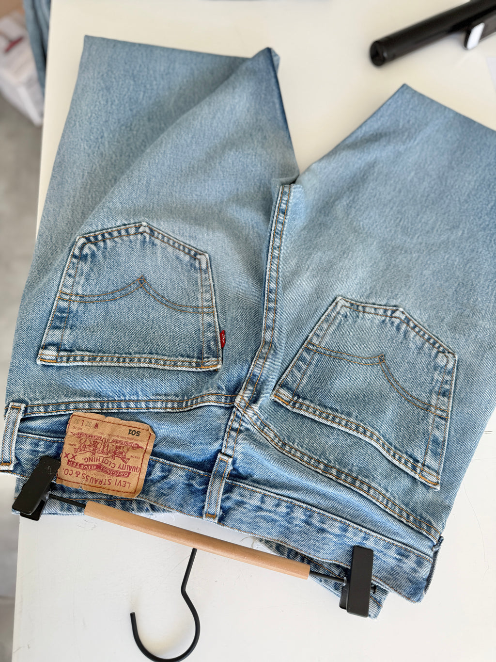 W29 L30 vintage Levis 501 29” measured medium faded blue Y2K Levi’s 501s