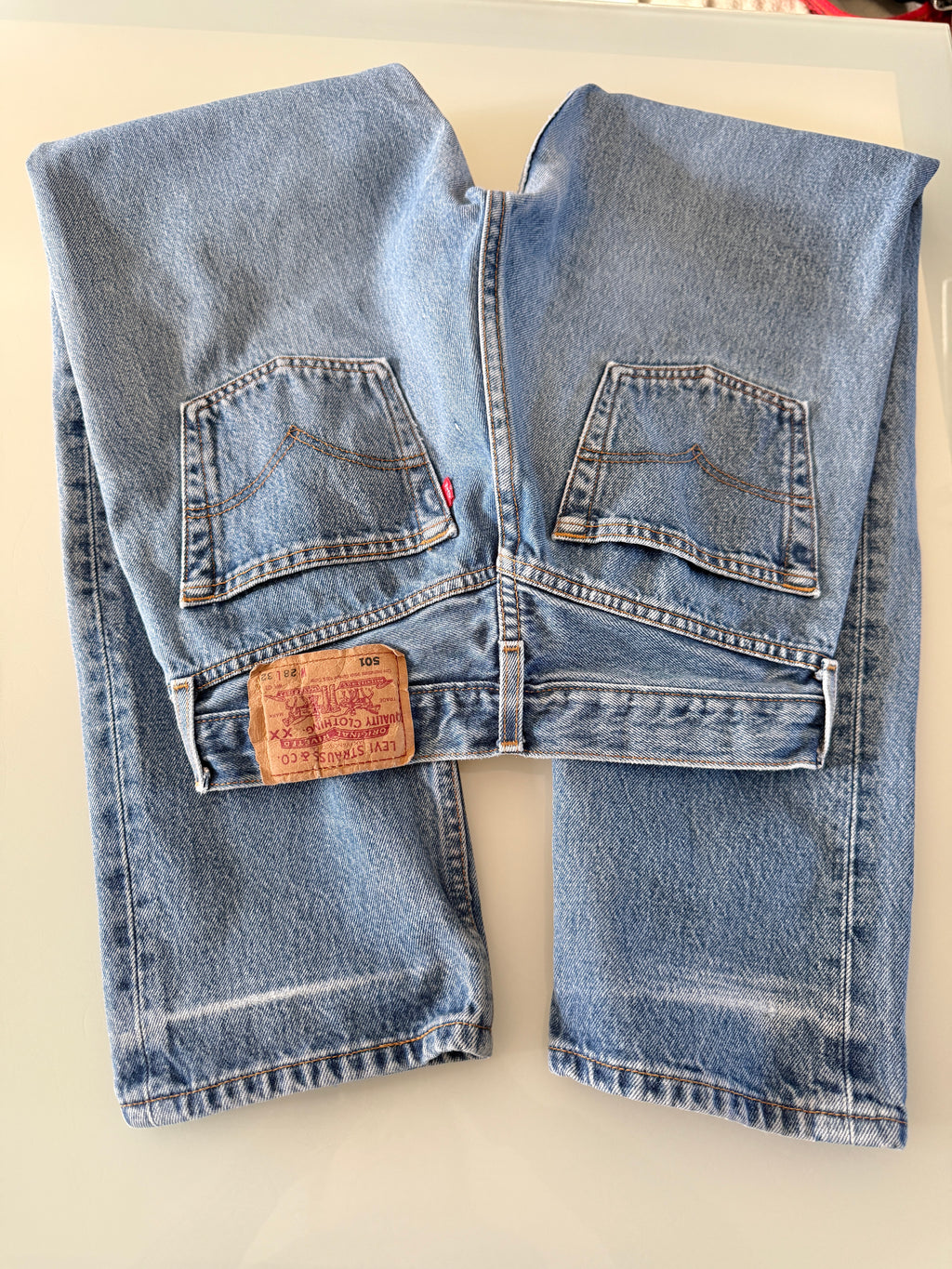 W26 L30 vintage Levis 501 25-26” medium blue 90s Levi’s 501s