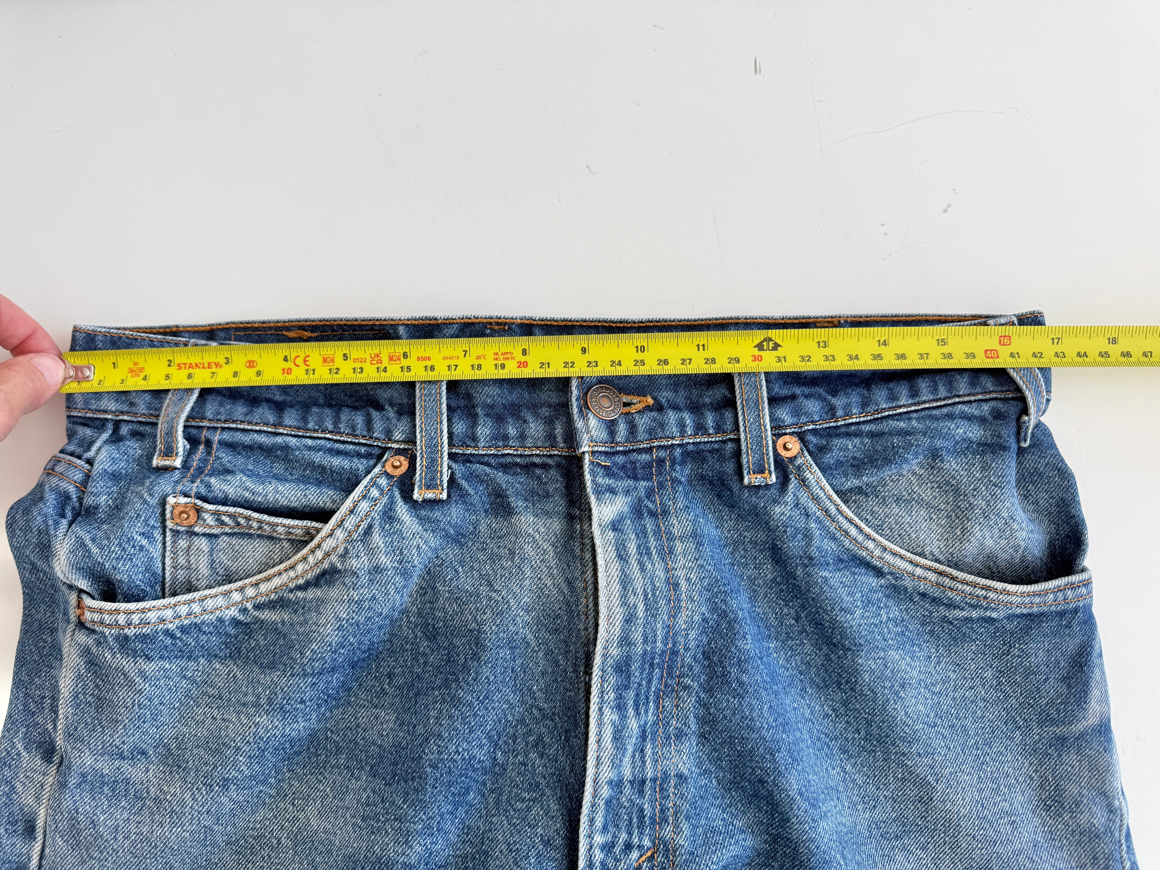 W32 L28 vintage Levis 505 30/33” measured waist dark faded blue orange tab 505s 90s USA