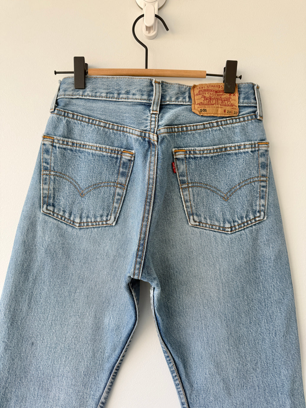 W26 L30 vintage Levis 501 25-26” measured medium blue 90s Levi’s 501s