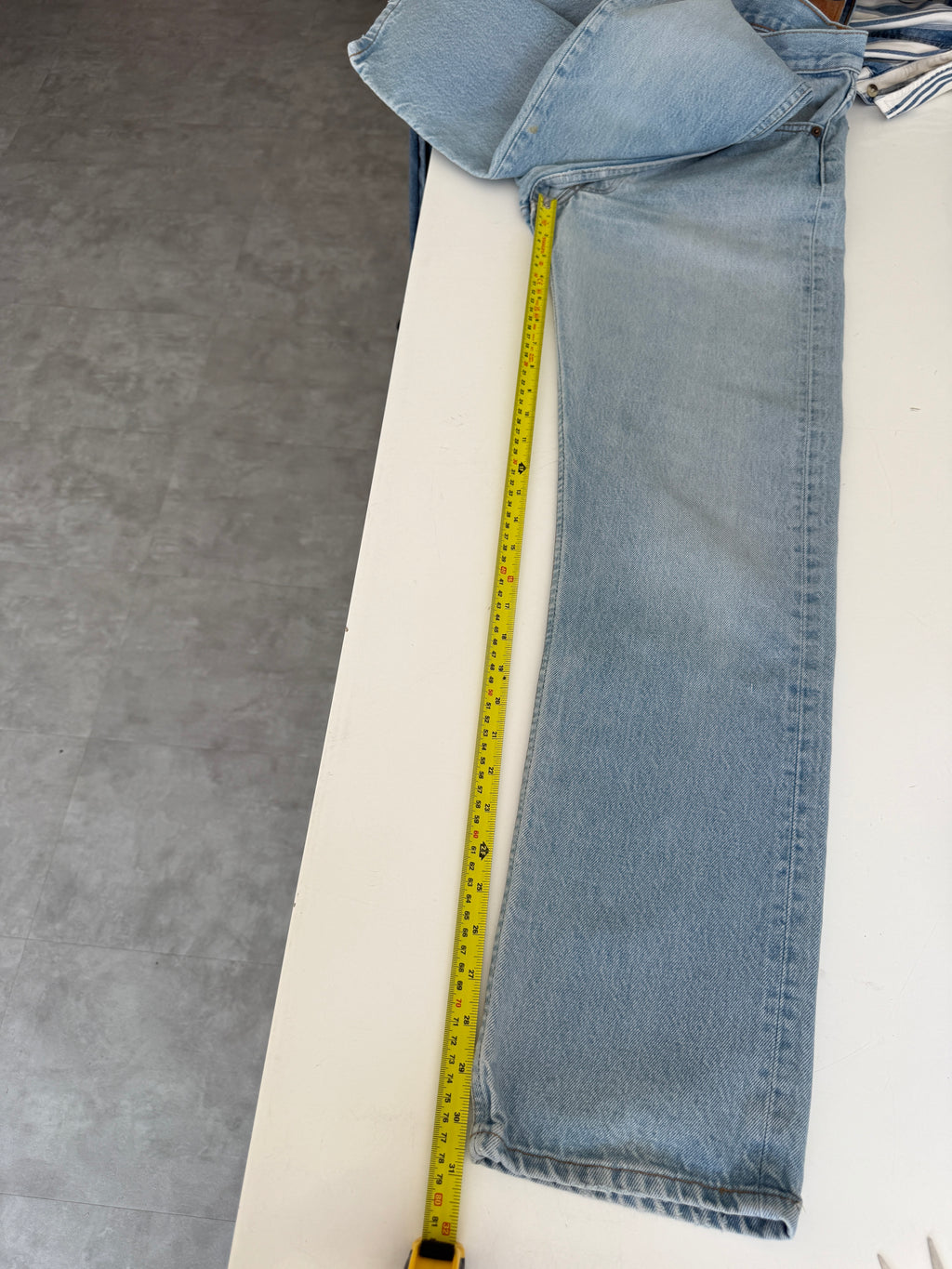 W27 L31 vintage Levis 501 26/27” measured waist light blue faded  90s USA 501s