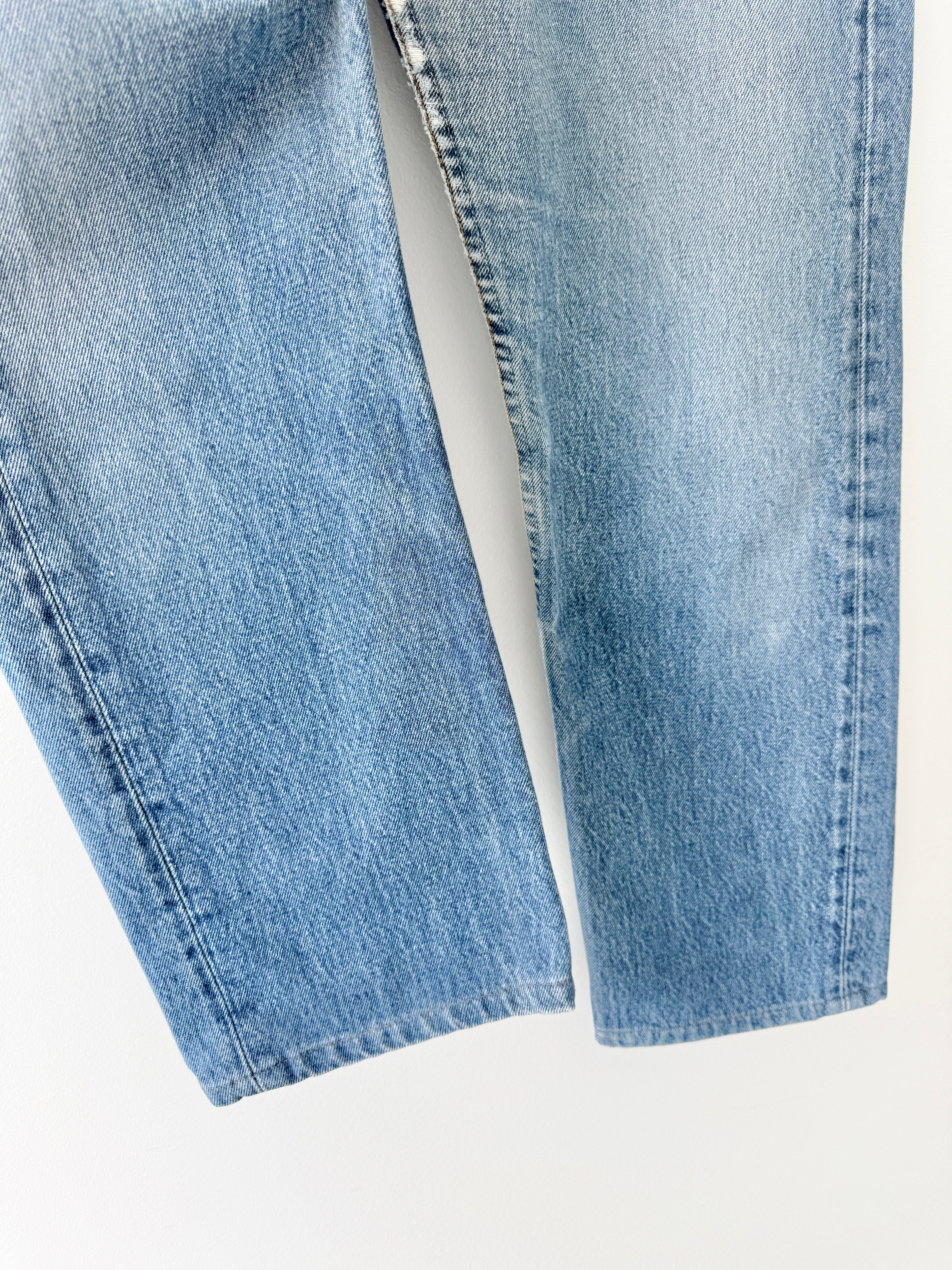 W29 L27 vintage Levis 501s 28/29” medium blue whiskers fade denim Levi’s 501s 90s USA