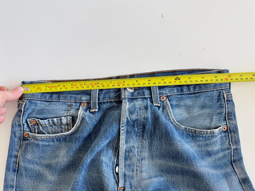 W31 L30 vintage Levis 501 30/31” measured waist dark faded 501s late 80s 90s denim
