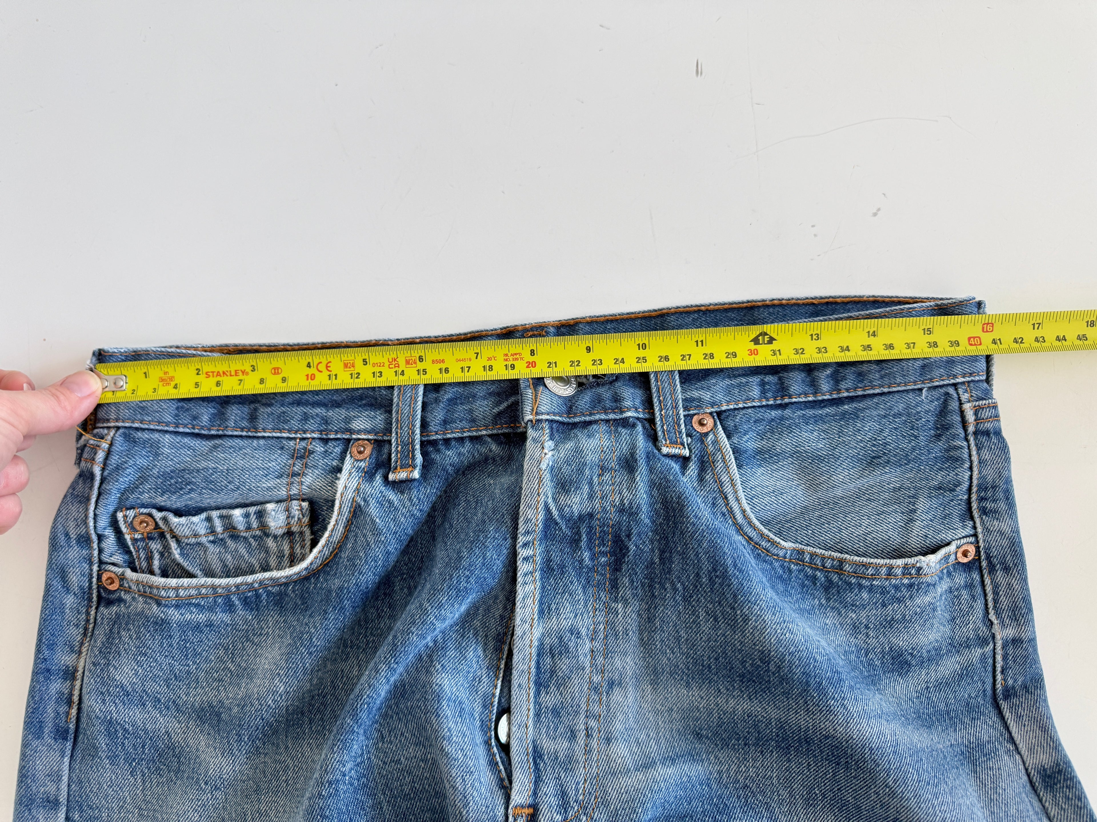 W31 L30 vintage Levis 501 30/31” measured waist dark faded 501s late 80s 90s denim