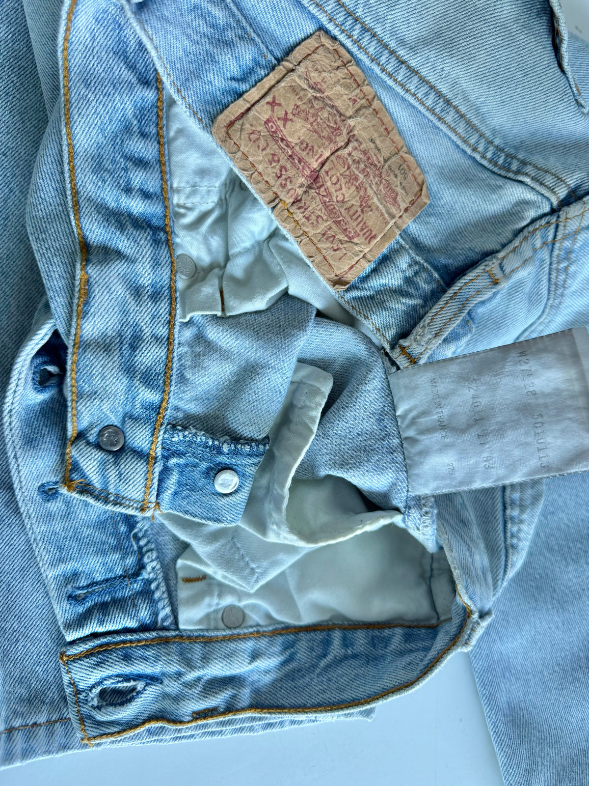 W25 L27 vintage Levis 501 light blue faded 24/25” measured waist 90s levis 501s