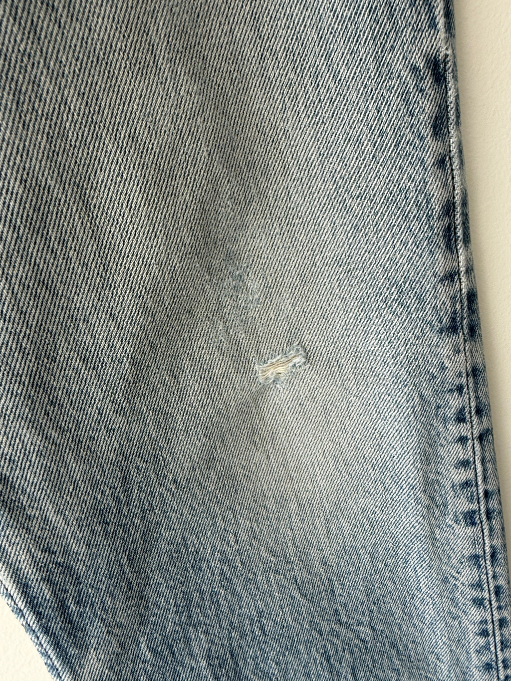 Soft W24 L28 vintage Levis 701s 23/24” measured light blue faded 80s USA 701s