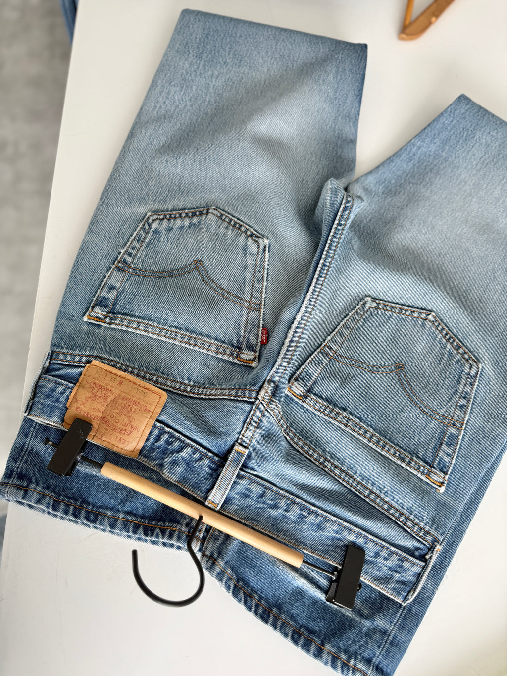 Soft W29 L34 vintage Levis 501 28/29” measured unique faded blue denim 90s USA Levi’s 501s