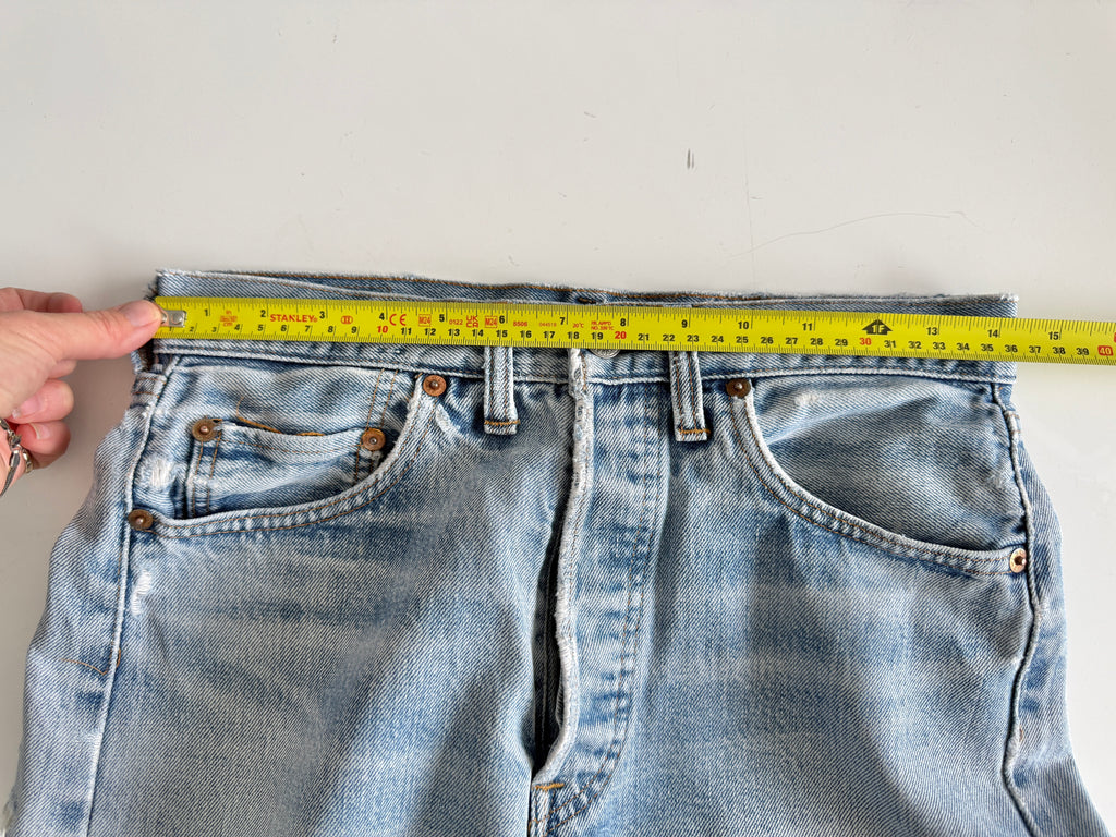 Selvedge W28 L30 vintage Levis 501s 26/28” measured whisker light blue fade 70s selvedge 501s USA