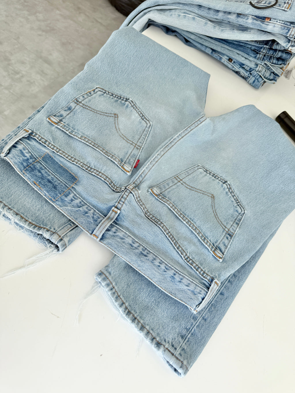 W29 L30 vintage Levis 501 28/29” measured light faded blue denim Levi’s 501s USA