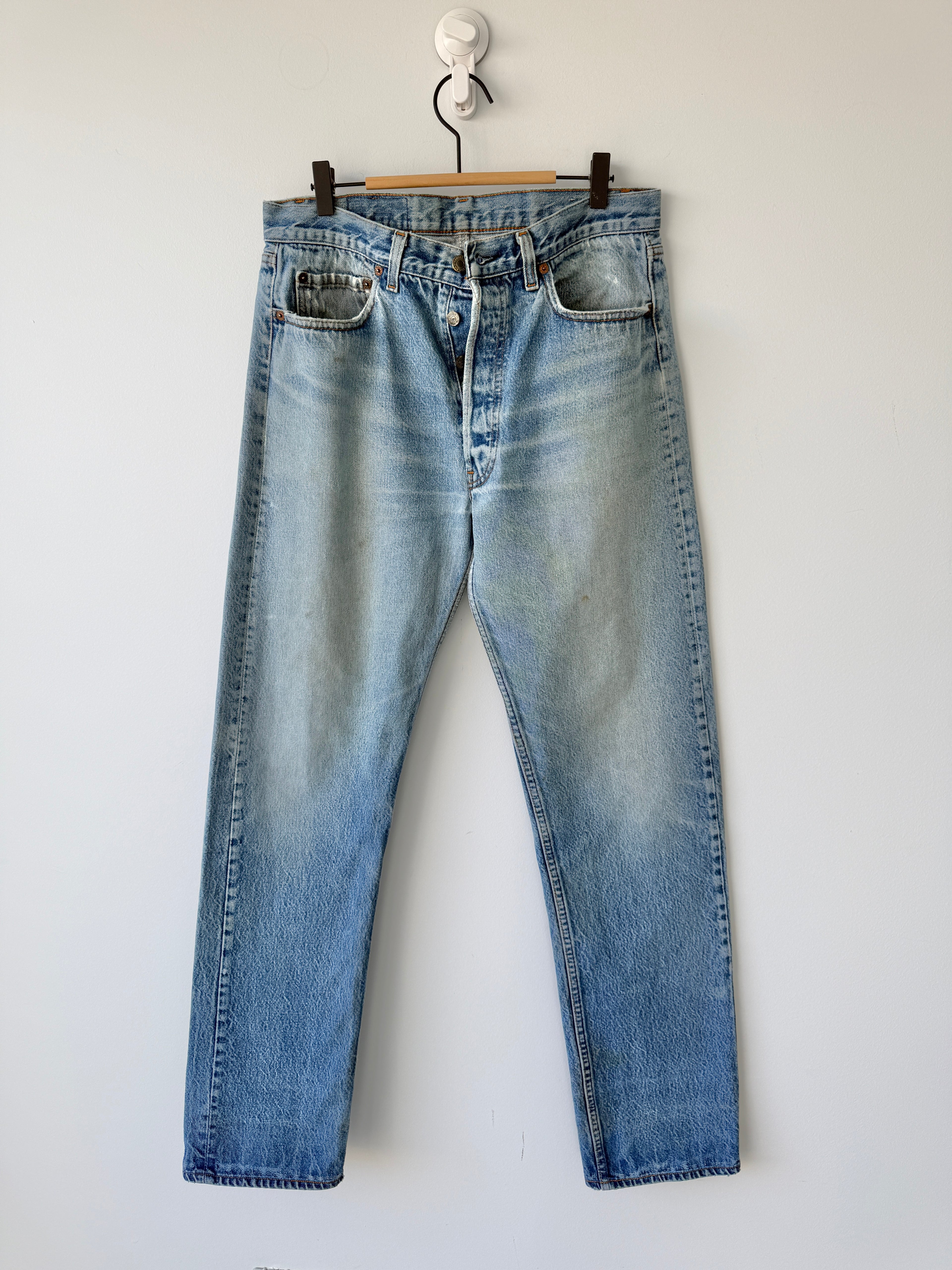 W32 L33 vintage Levis 501 31/32” measured medium faded blue denim 80s Levi’s 501s USA