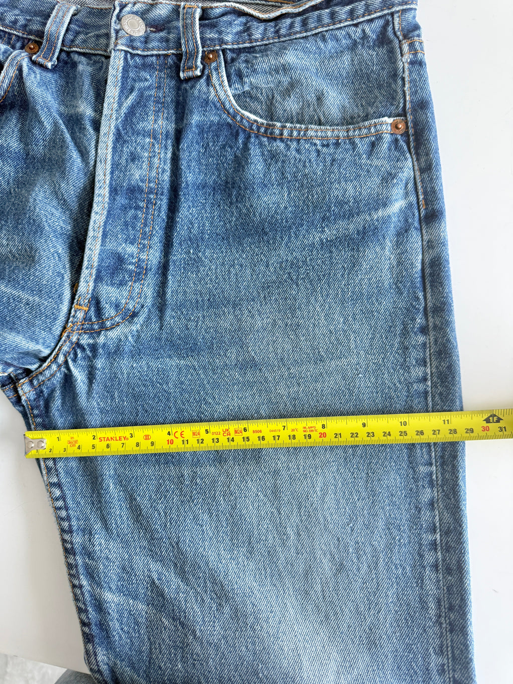 W30 L27 vintage Levis 501 29-30” measured dark raw blue faded made in USA 80s